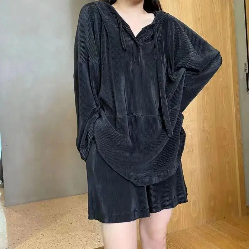 300 Pounds Oversized Casual Hooded Sun Protection T-shirt and Shorts Two-piece Set for Women\'s Loose Slimming Trendy Lady Suit