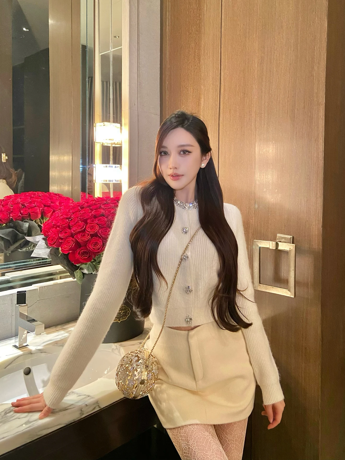 

Роскошный круглый вязаный свитер Heavy-Du Diamond Embellied Ne, женская верхняя одежда Ele ort, корейский Sle Commute Fa...