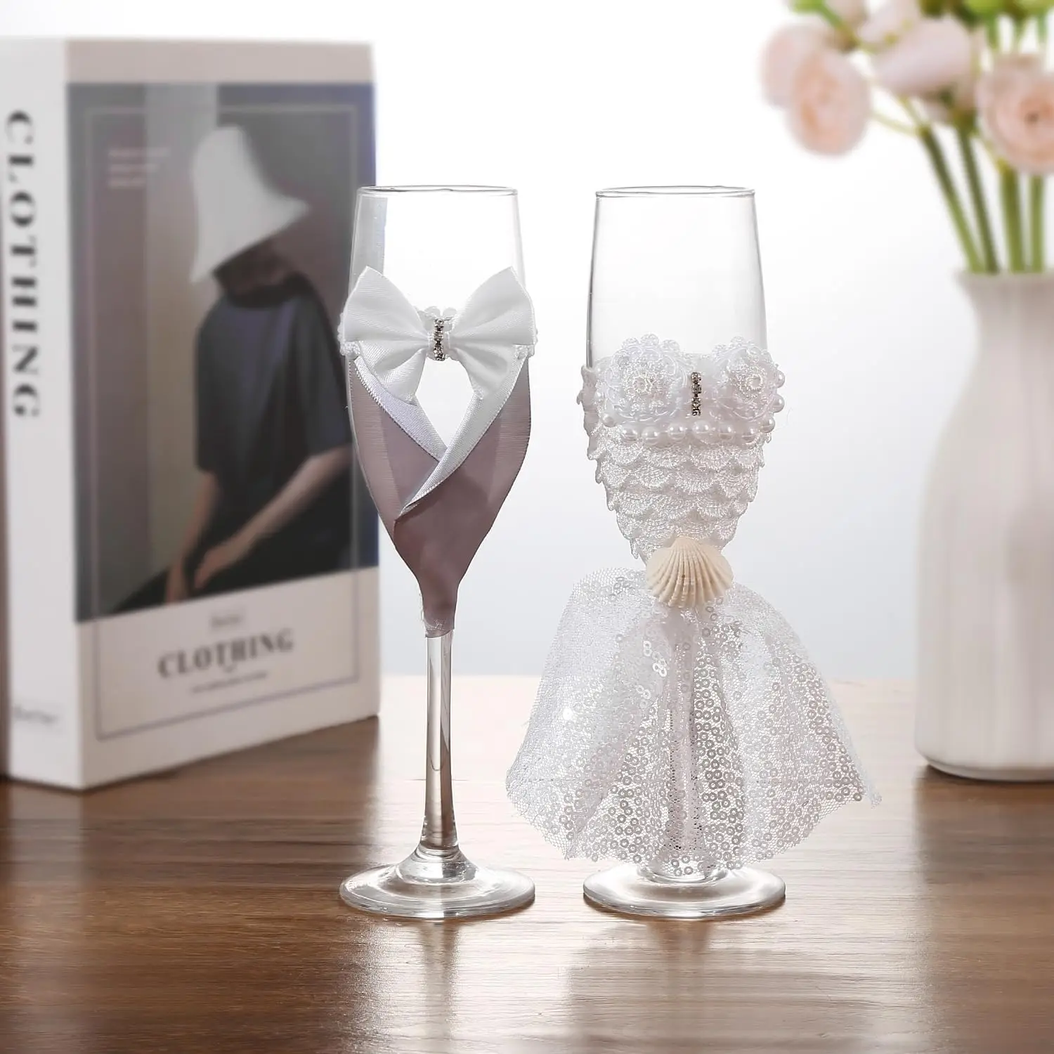 Delicate wedding wine glasses Wedding dress style Champagne glasses Romantic glasses for the bride and groom's banquet