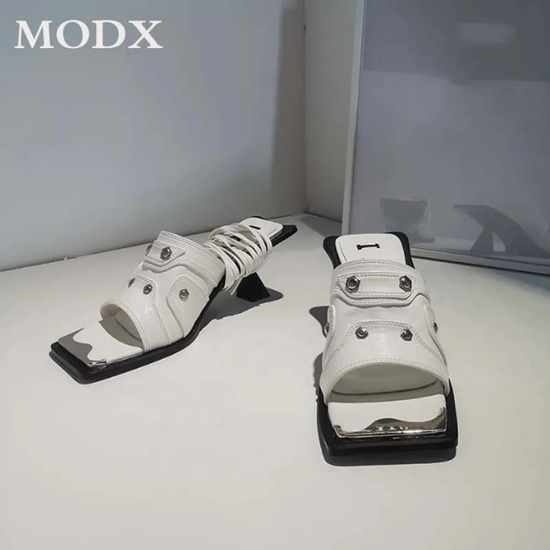 

Square-headed Metal High-Heeled Rivets Flip-flops 2023 Summer Punk Style Strap Design Slippers Solid Color Chunky Heel Sandals