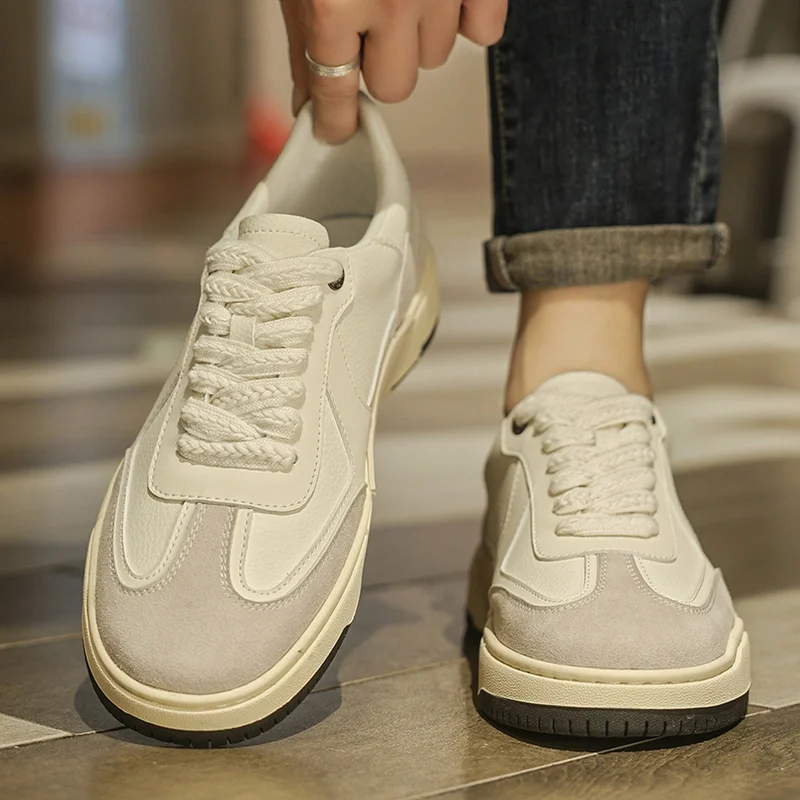 

Men's All-Season Soft-Sole Canvas Shoes – Stylish & Trendy Design, Durable, Non-Slip, and Breathable Fabric. Ideal for Daily Wea