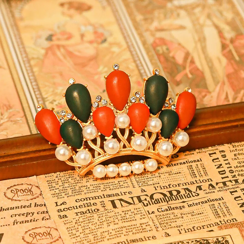 New crown glazed gemstones niche simple clothing high-end exquisite light luxury fashion pearl brooch wholesale