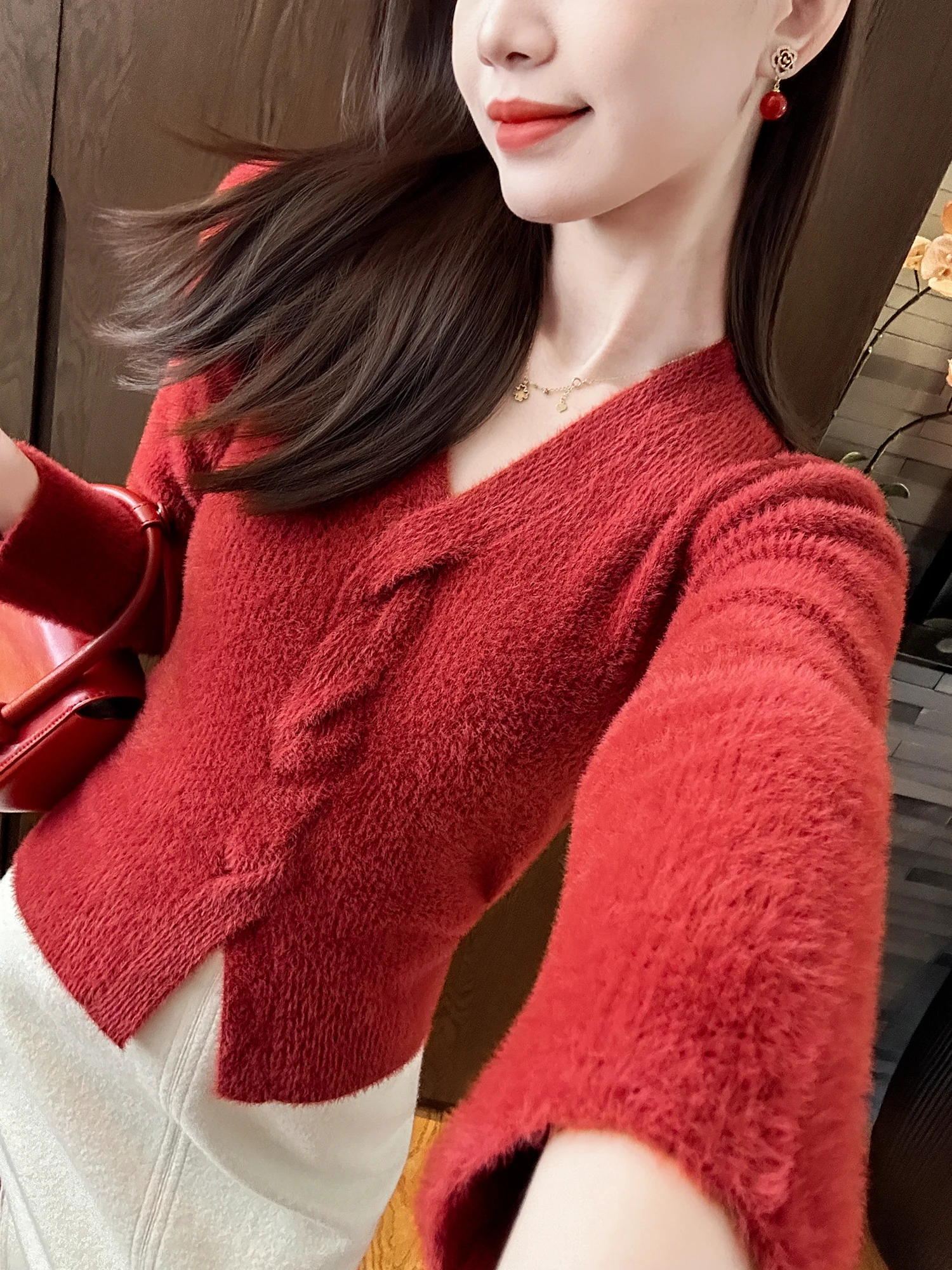 

Soft Fce V-Ne Red Top Brightens up Autumn Winter Outfits You See Knitted Long Sve Women's Faion Workwear