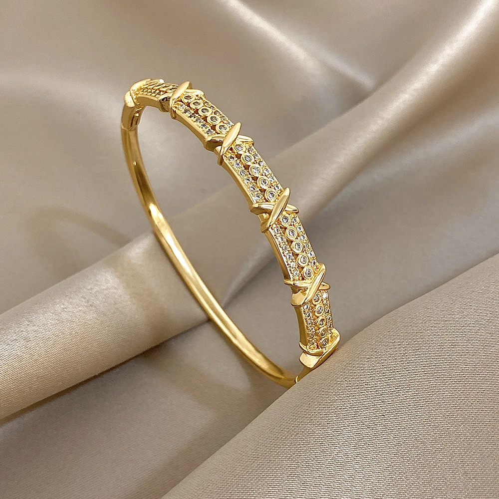 

Freetry Elegant Inlaid Zircon Gold Plated Bracelet for Women Luxury Retro Irregular Round Open Spring Bangle Party Jewelry Gift