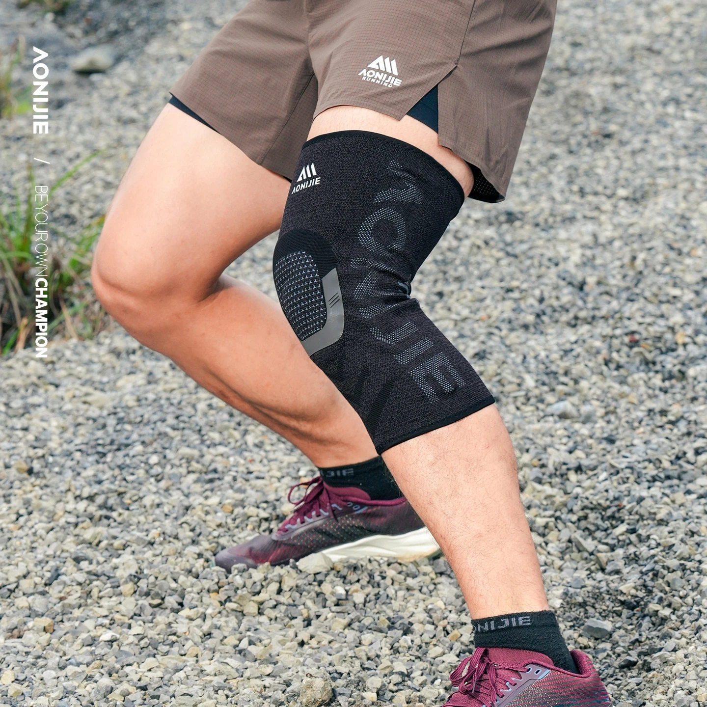 Aonijie Knee Support Brace for Patellar Tendon Pain Relief, Compression Cushioning Sleeve for Trail Running Hiking Mountaineerin