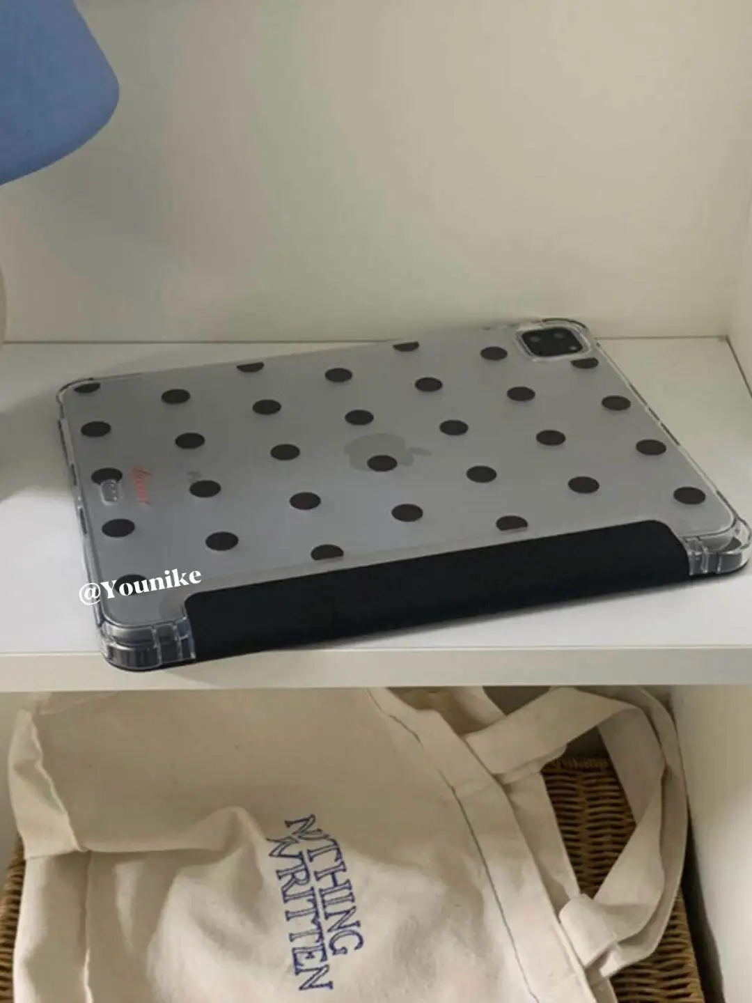 SimpleBlack Polka Dot Y2K Y-Fold Tablet Case For iPad Pro 13in 11th M5M4 12.9in A16 7/8/9/10th Air4/5/6/7 11in M2 M3 Mini Cover