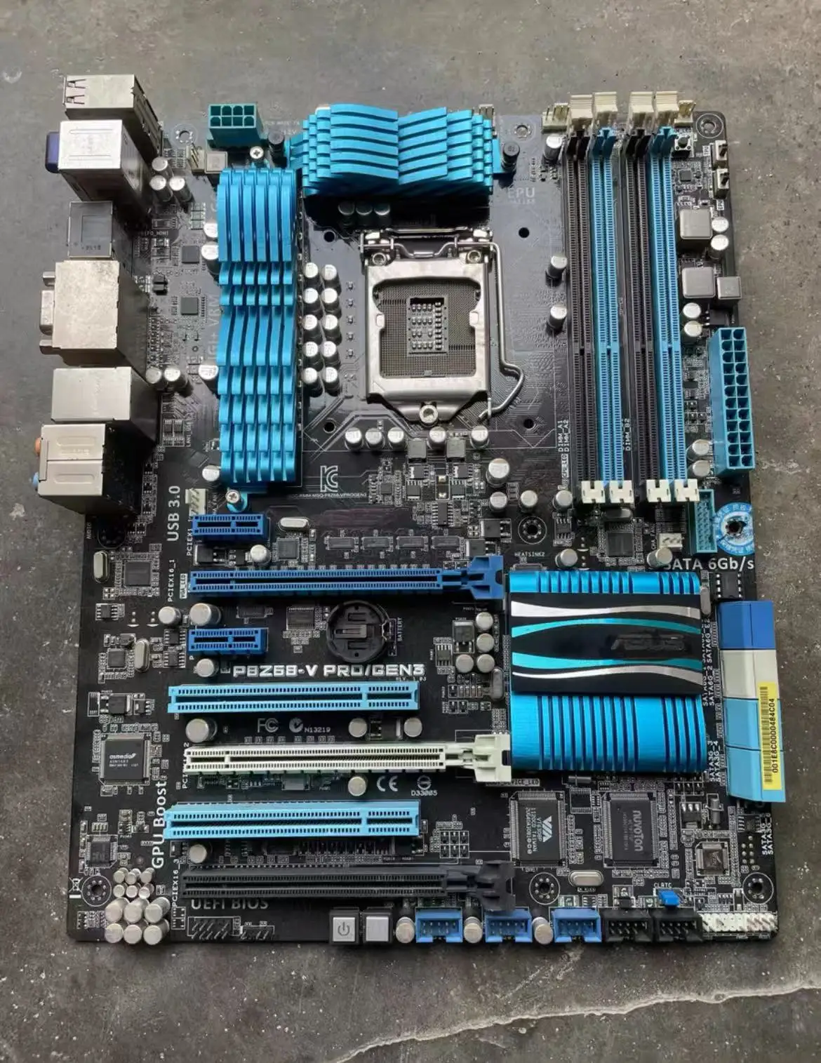 

P8Z77-V LX2 Computer Motherboard LGA 1155 DDR3 Z77 P8Z77 Desktop Mainboard SATA II PCI-E X16 Used