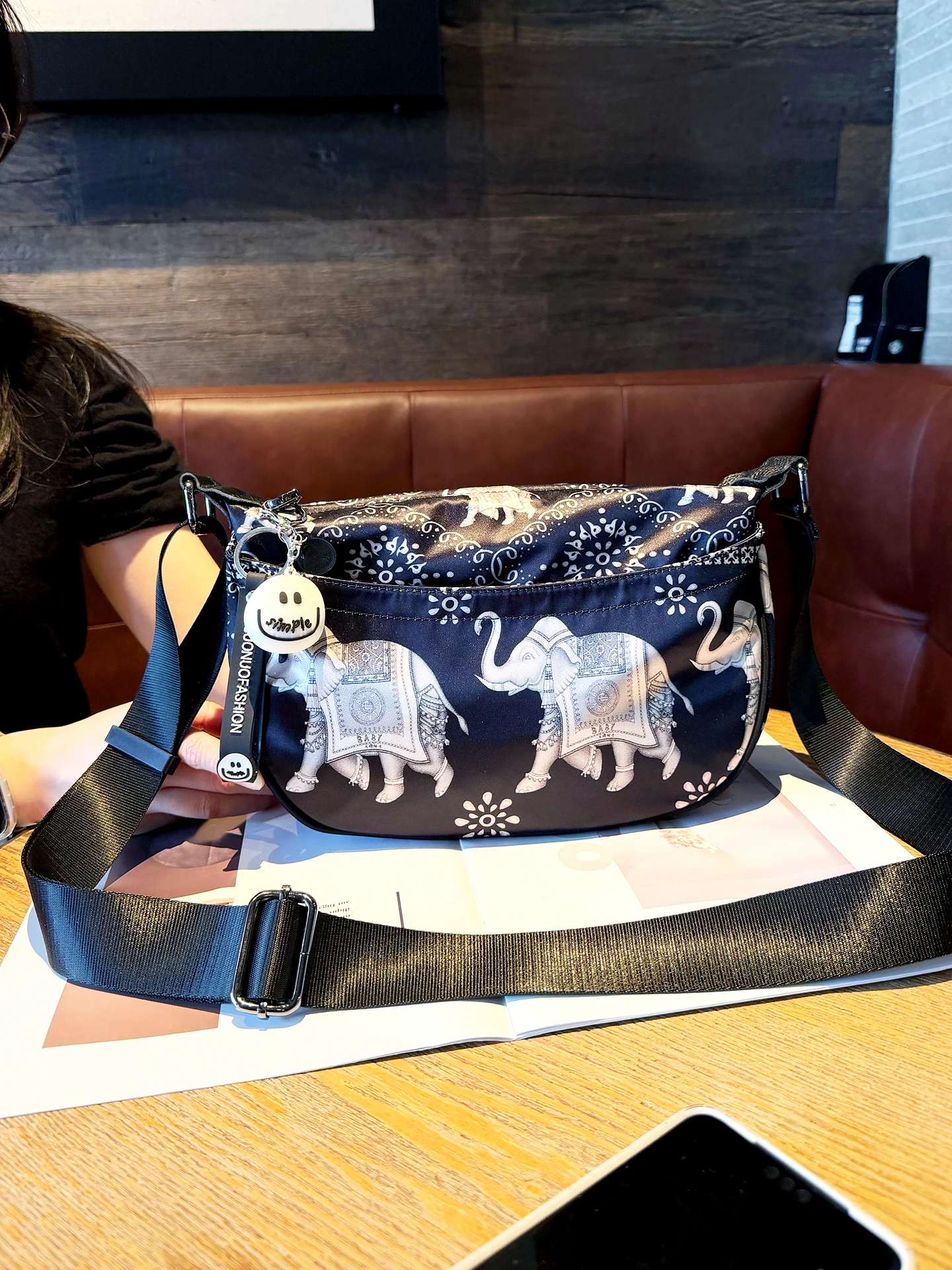 borsa-a-tracolla-trendy-con-stampa-floreale-borsa-casual-da-donna-leggera-e-multistrato-borsa-da-viaggio-a-forma-di-raviolo-motivo-elefante