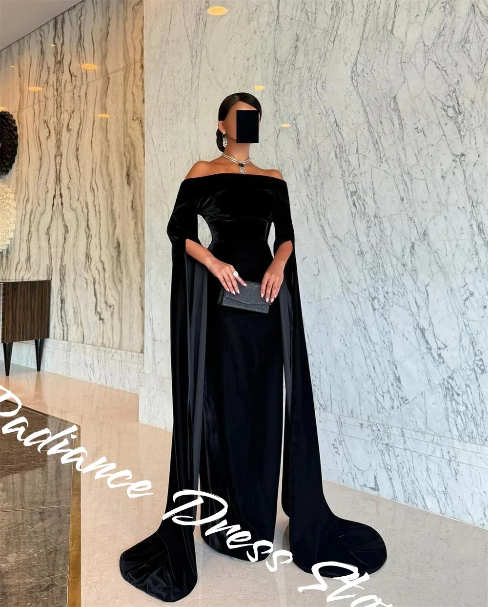 Customized Delicate Black Velour Evening Dress Temperament Ruched Boat Neck Long Sleeves Zipper Back Sweep Train Robe de soirée