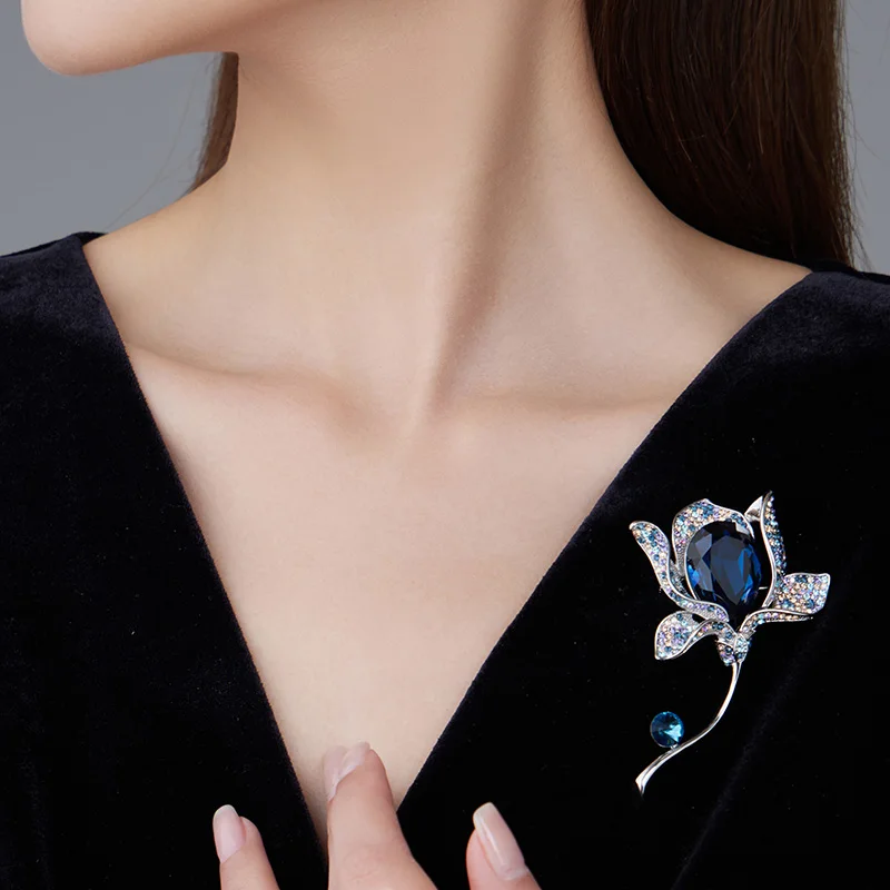 Magnolien-Brosche, hochwertige, zarte Blumenbrosche für Damen, neu, trendig