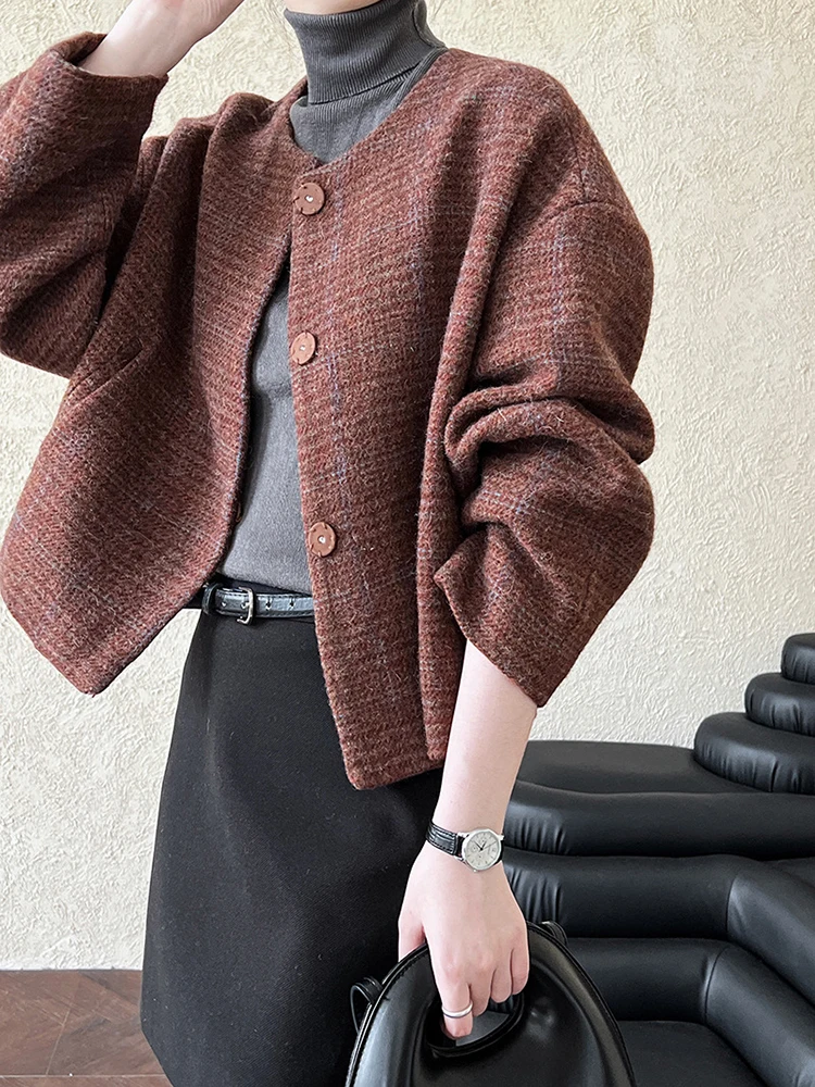 [EAM] Brown Big Size Thick Short Woolen Coat New O-neck Long Sleeve Women Jacket Fashion Tide Autumn Winter 2024 1DH7675