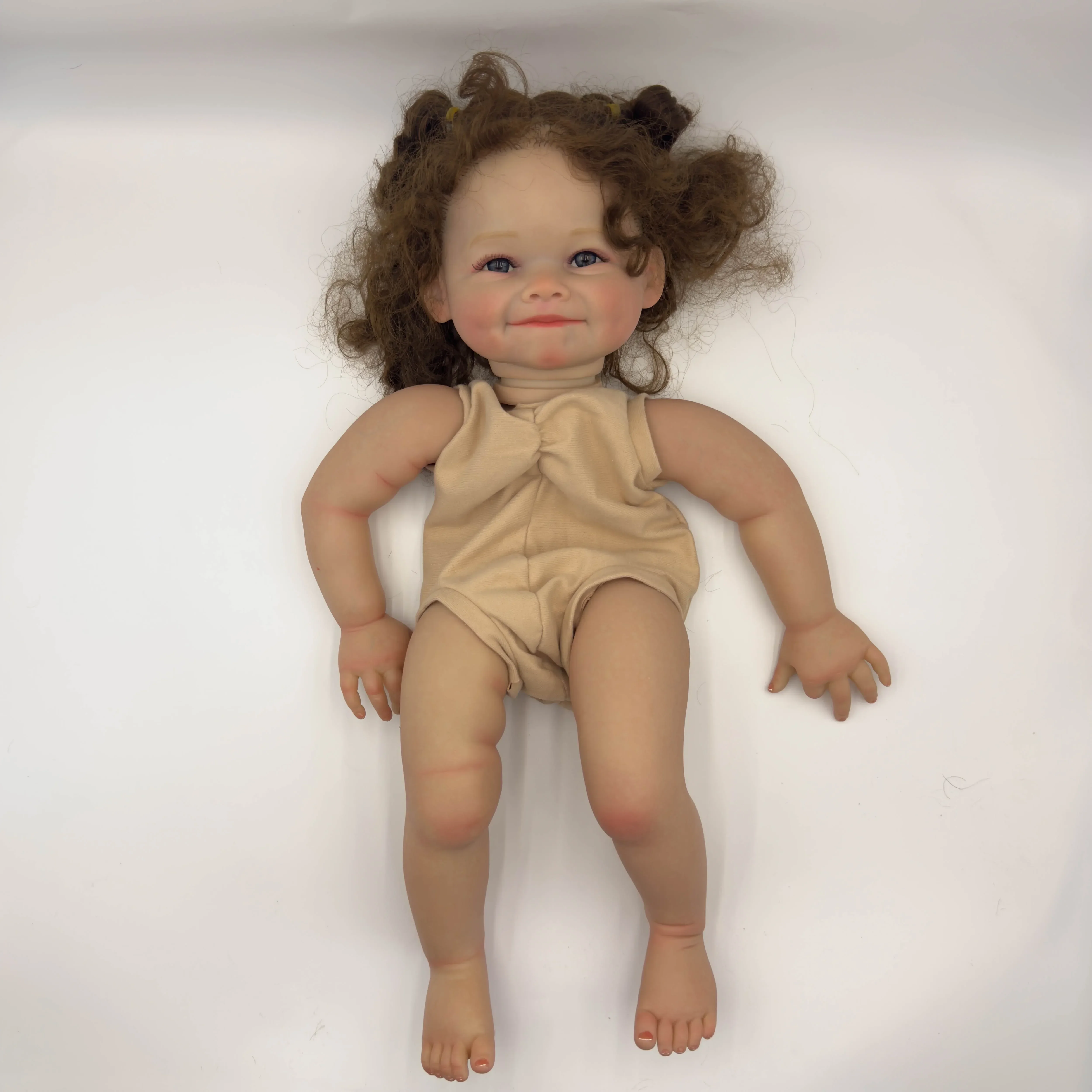 NPK 24''수제 미완성 인형 키트 Bebe Raya 곱슬 갈색 머리카락이 있는 실물 같은 다시 태어난 부품