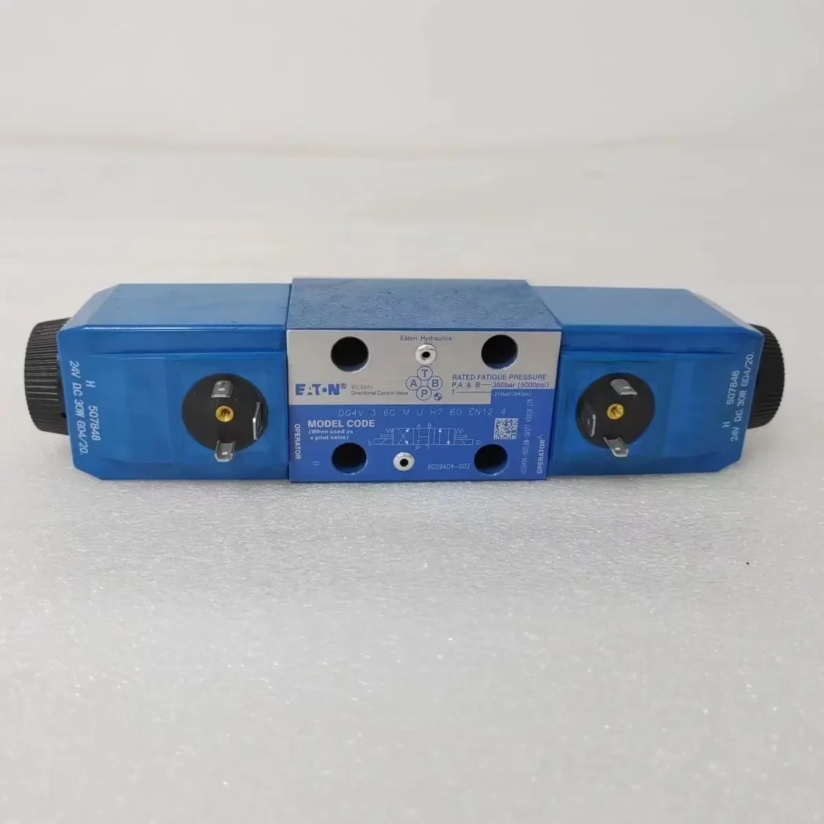 صمام الملف اللولبي إيتون DG4V-3-6c صمام الملف اللولبي صمام الملف اللولبي الأصلي لـ Sanyi Zhonglian