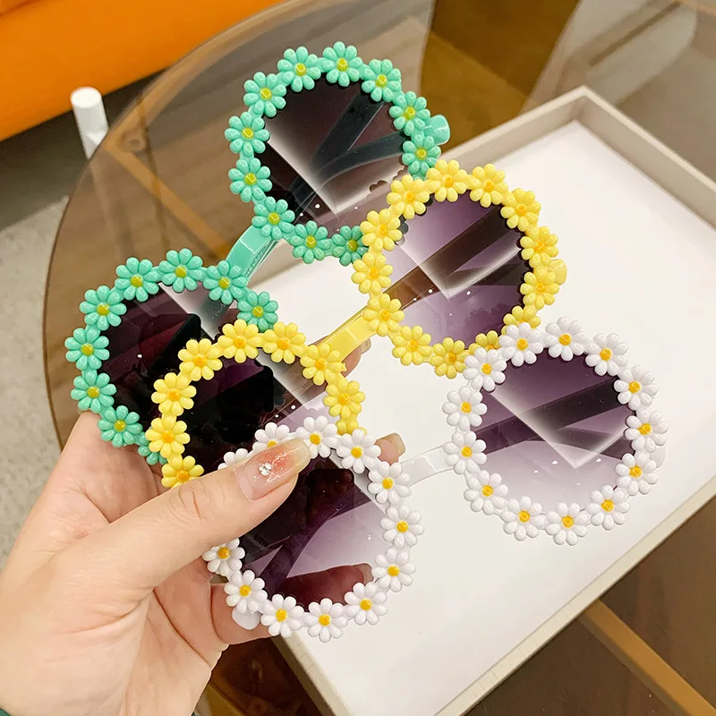 

New Style Children Sunglasses Kids Vintage Round Daisy Shape Sun Glasses Trendy Fashion UV400 Outdoor Flower Goggle Shades