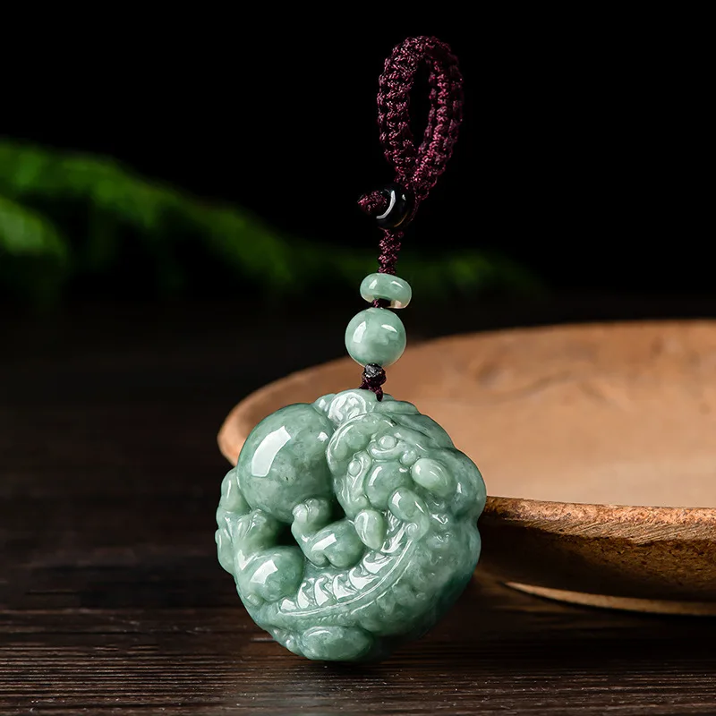 

Chinese Style Natural Jade Divine Beast, Pixiu, Nanfu, Safe Key Chain Jewelry Pendant, Can Be Given As A Blessing Gift To Elders