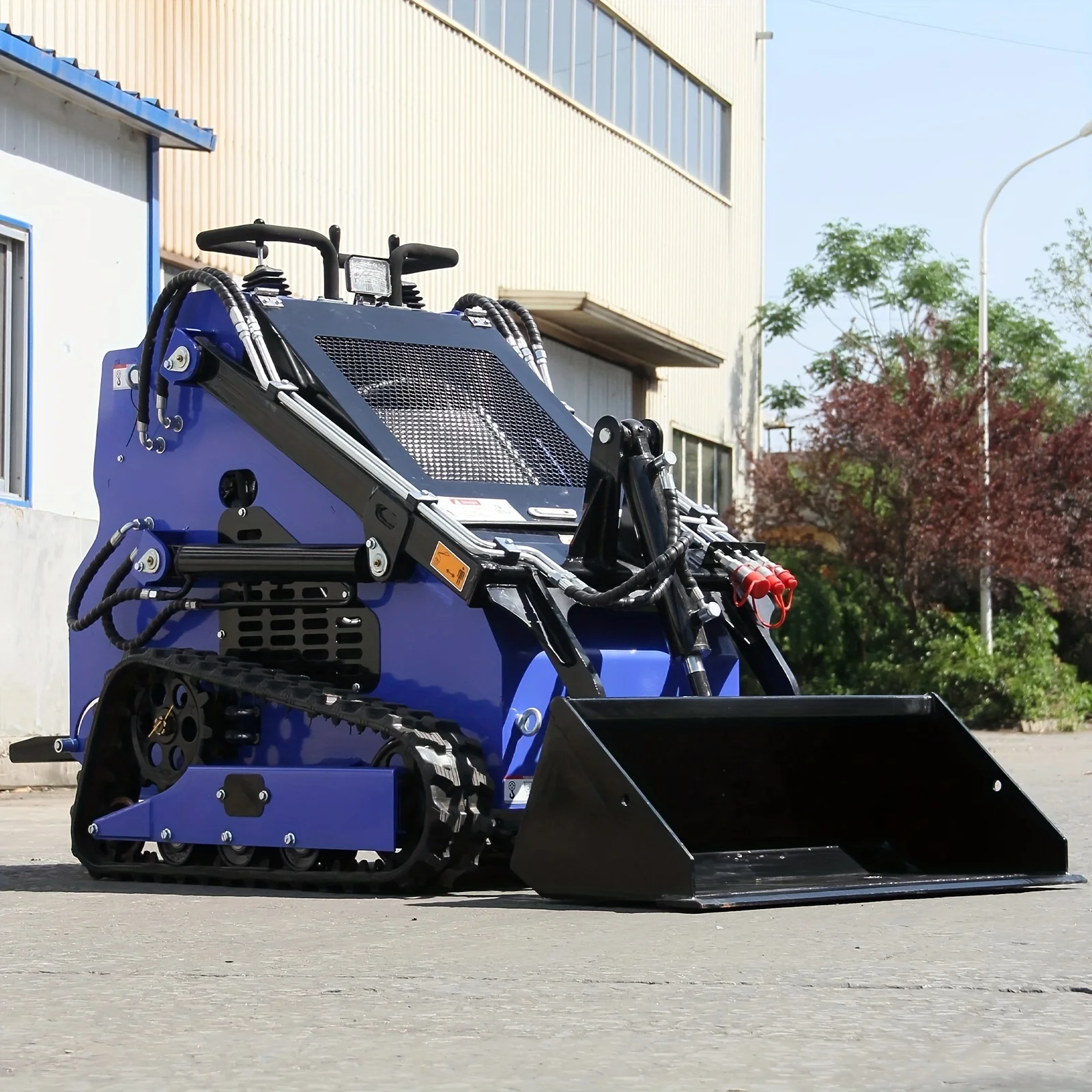 جرافة انزلاقية صغيرة 23 حصان، جرافة انزلاقية صغيرة مدمجة، جرافة انزلاقية زاحفة واقفة مع محرك بنزين EPA #4