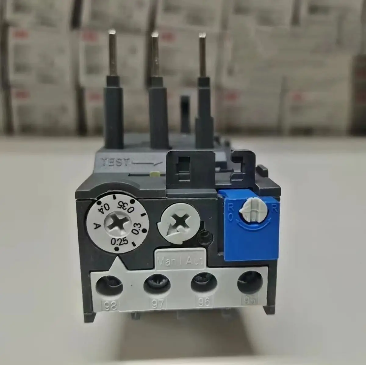 

Тепловое реле защиты от перегрузки TA25DU-0.4M 10135402 1SAZ211201R2013