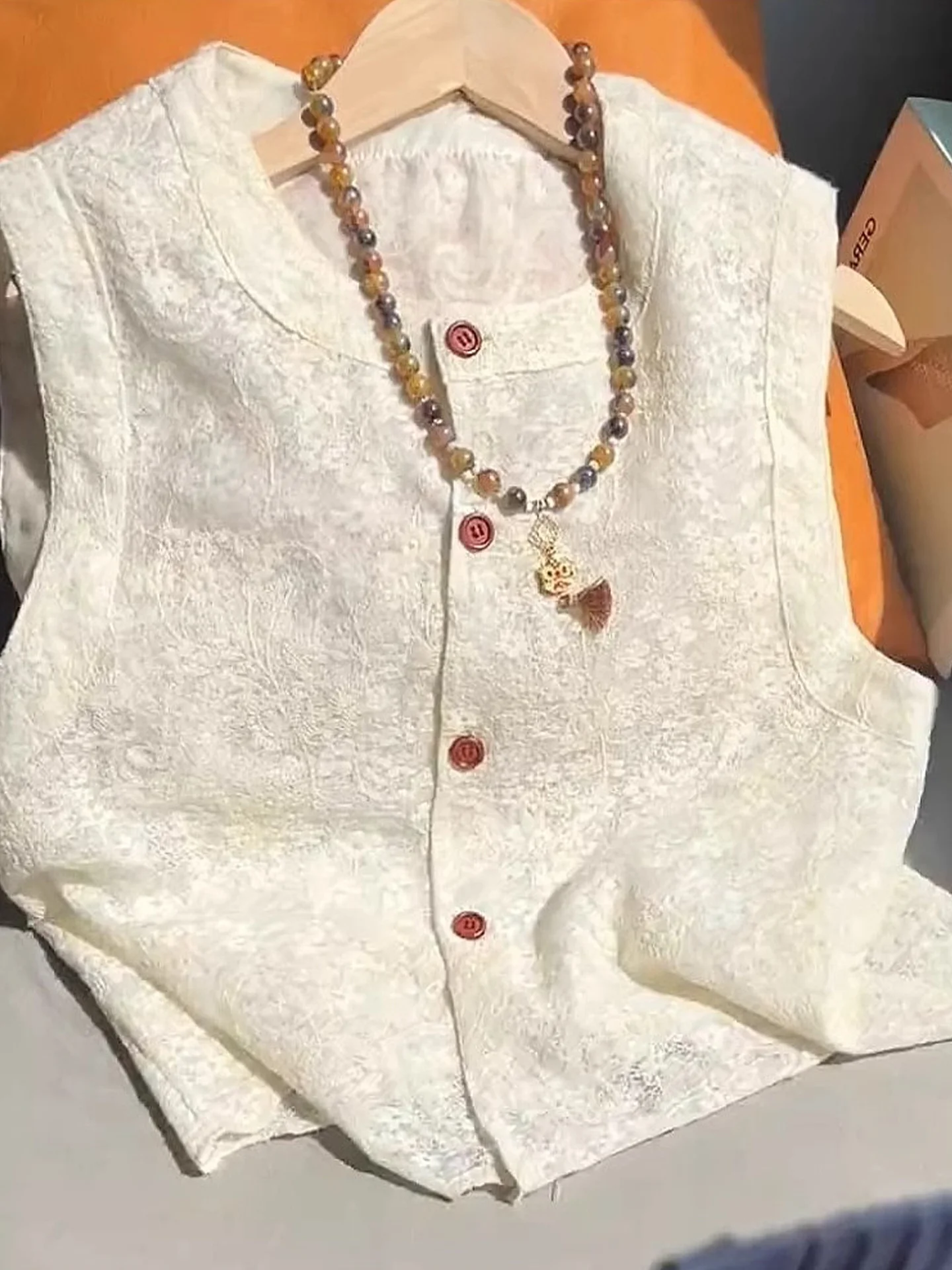 Summer Commute Knitted Svel round Ne Single Button Skin-friendly Faionable Small irt Casual Loose Fit T-irt