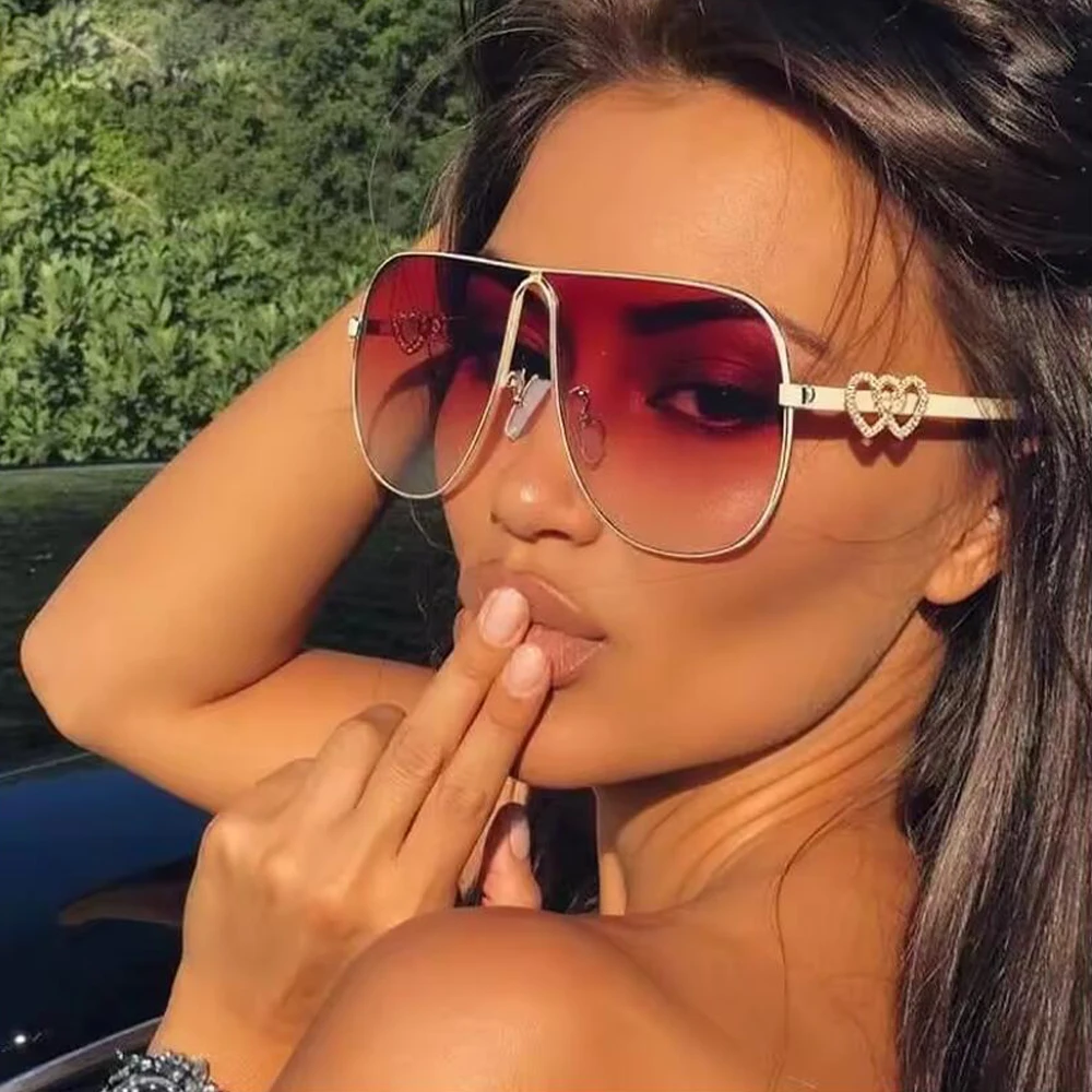 

2025 New Ins Heart Pilot Sunglasses Women Fashion Brand Big Frame Summer Outdoor Sun Glasses Female Metal Oculos De Sol UV400