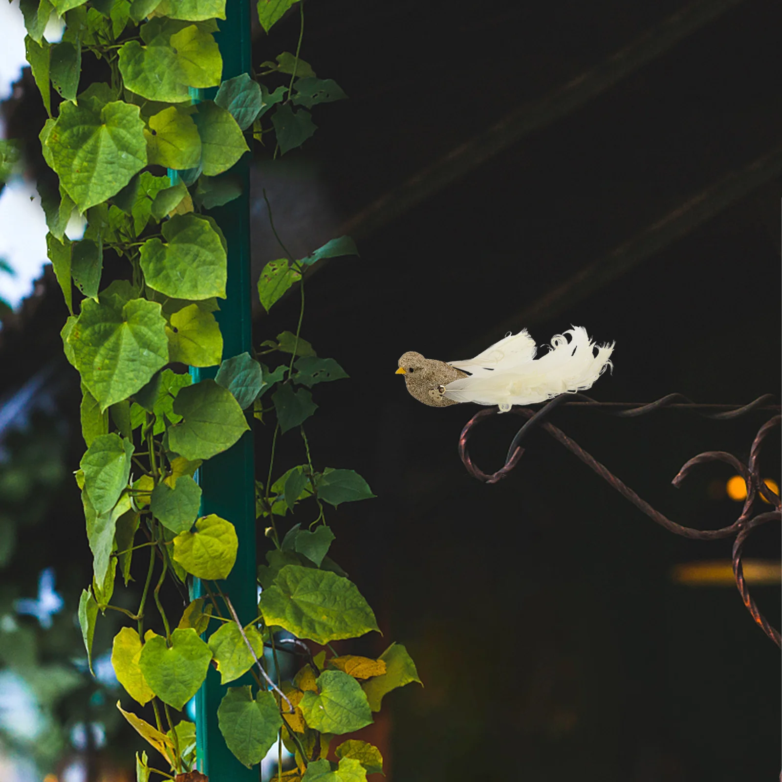 

6Pcs Artificial Realistic Birds Glitter Powder Faux Plumage Clip-on Decorations for Tree Garden Home Decor Ornaments