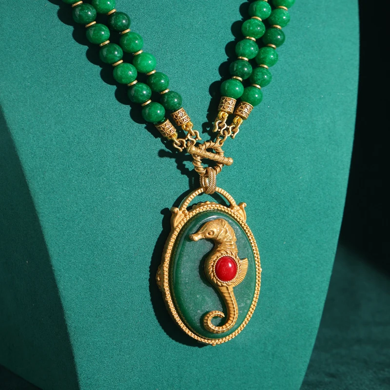 Vintage Emerald Green Natural Stone Seahorse Necklace Oval Pendant for Women Beaded Strand Chain Double Layer Antique Jewelry