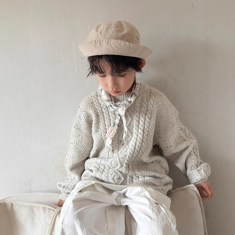 سترة جديدة لخريف وشتاء 2025 للأطفال منسوجة عصرية من العجين المقلي نمط ماسي بلون واحد #2