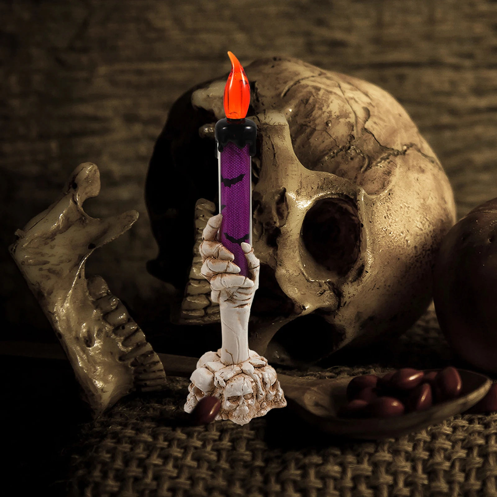 

2Pcs Halloween Skull Hand Lamps Realistic LED Flameless Decorative Lights for Halloween Party Decorative Light