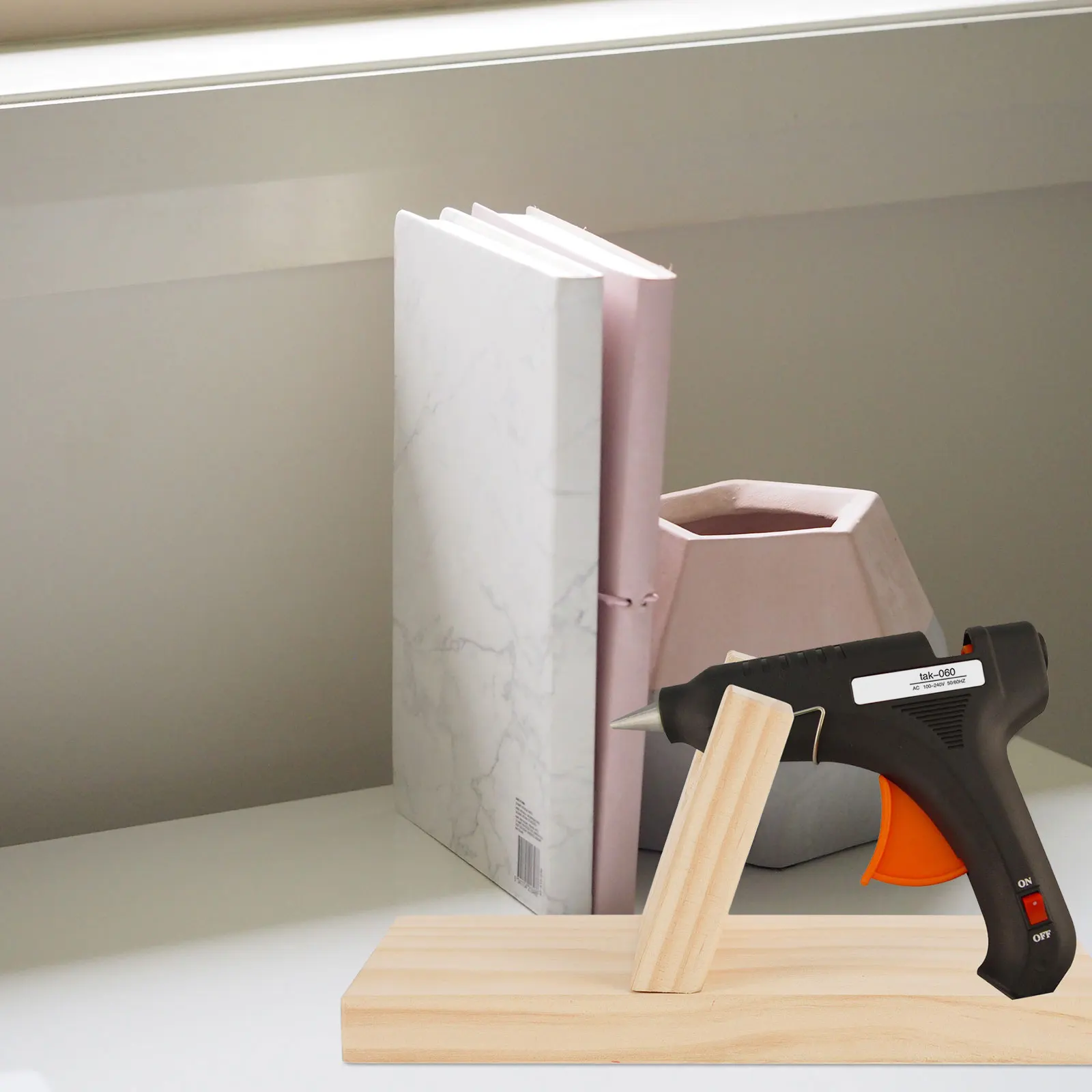 

Hot Melt Glue Gun Bracket Wood Rack Sprayer Storage Durable Material Easy Install Remove Practical Accessories Kitchen Travel