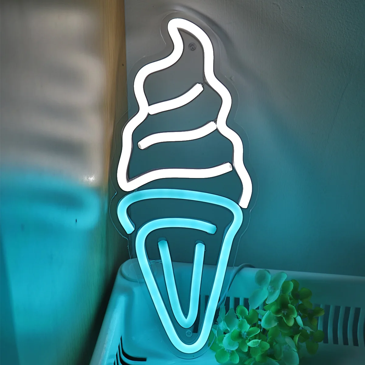 

1PC Ice-cream Cone LED Wall Neon Sign Night Light For Shop Party Dessert Ice Cream Shop Decoration 4.88''*11.46''