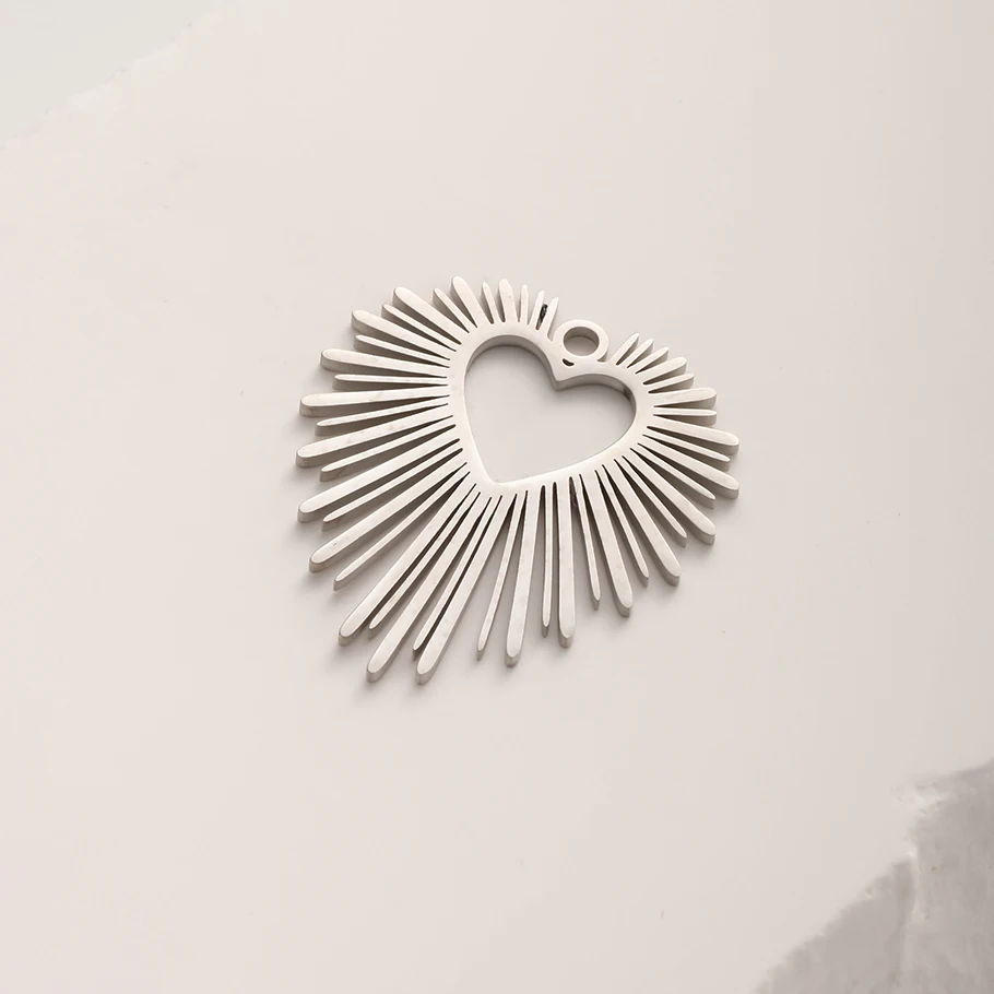 6Pcs Stainless Steel Witchcraft Sun Lucky Turkish Evil Eye Pendant Jewelry Textured Romantic Heart Gothic Sacred Heart Ciondoli