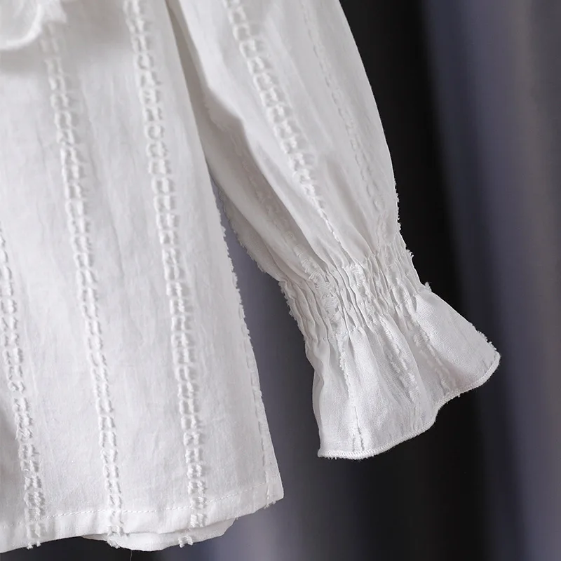 بلوزة بيضاء راقية للفتيات ملابس قميص قطني بأكمام طويلة 2025 ربيع وخريف جديد من الدانتيل برقبة مزدوجة سترة علوية #4