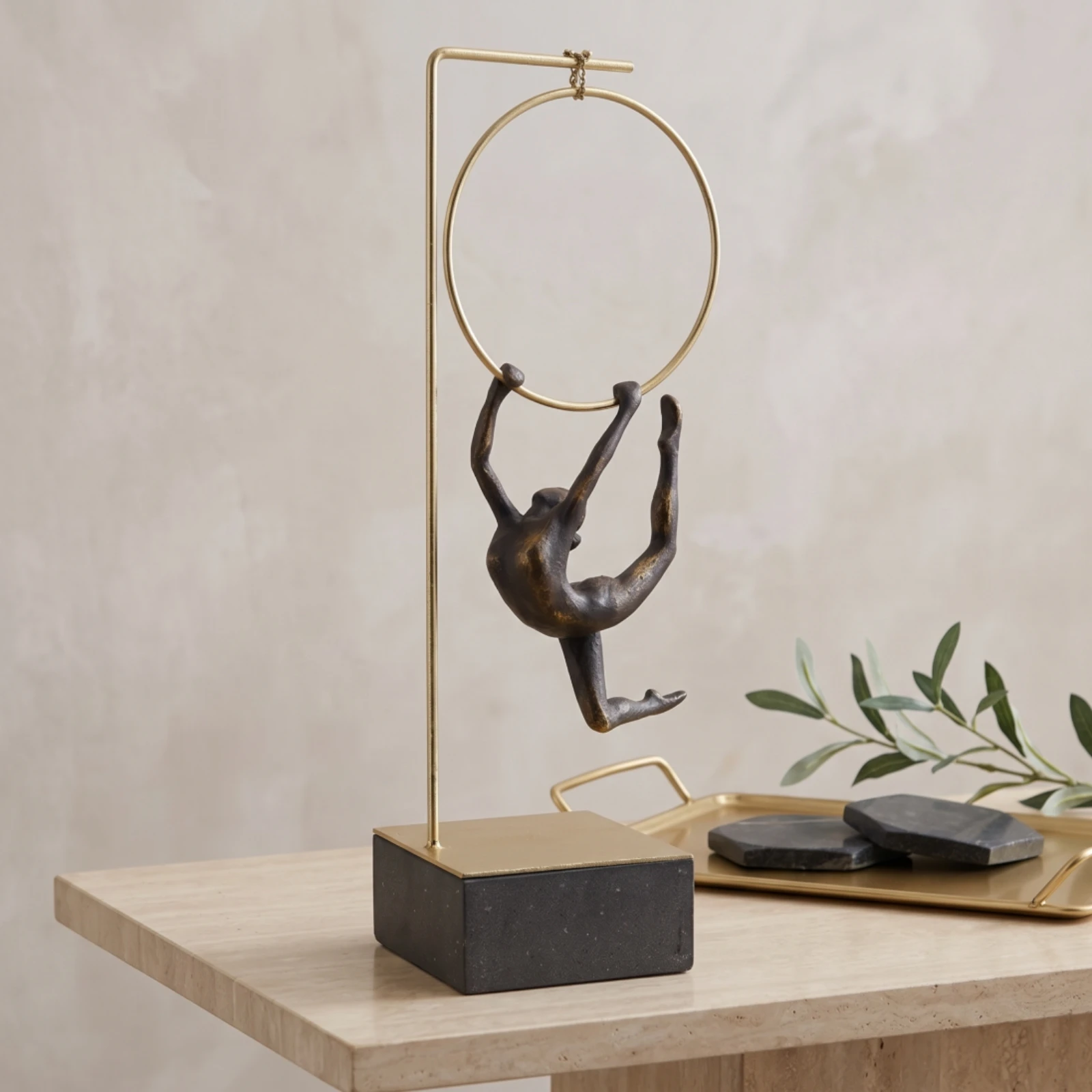Human Figure Sculpture Modern Sculpture with Metal Stand Athletic Pose Statue Bronze-Black Abstract Human Figurine Gold-Tone