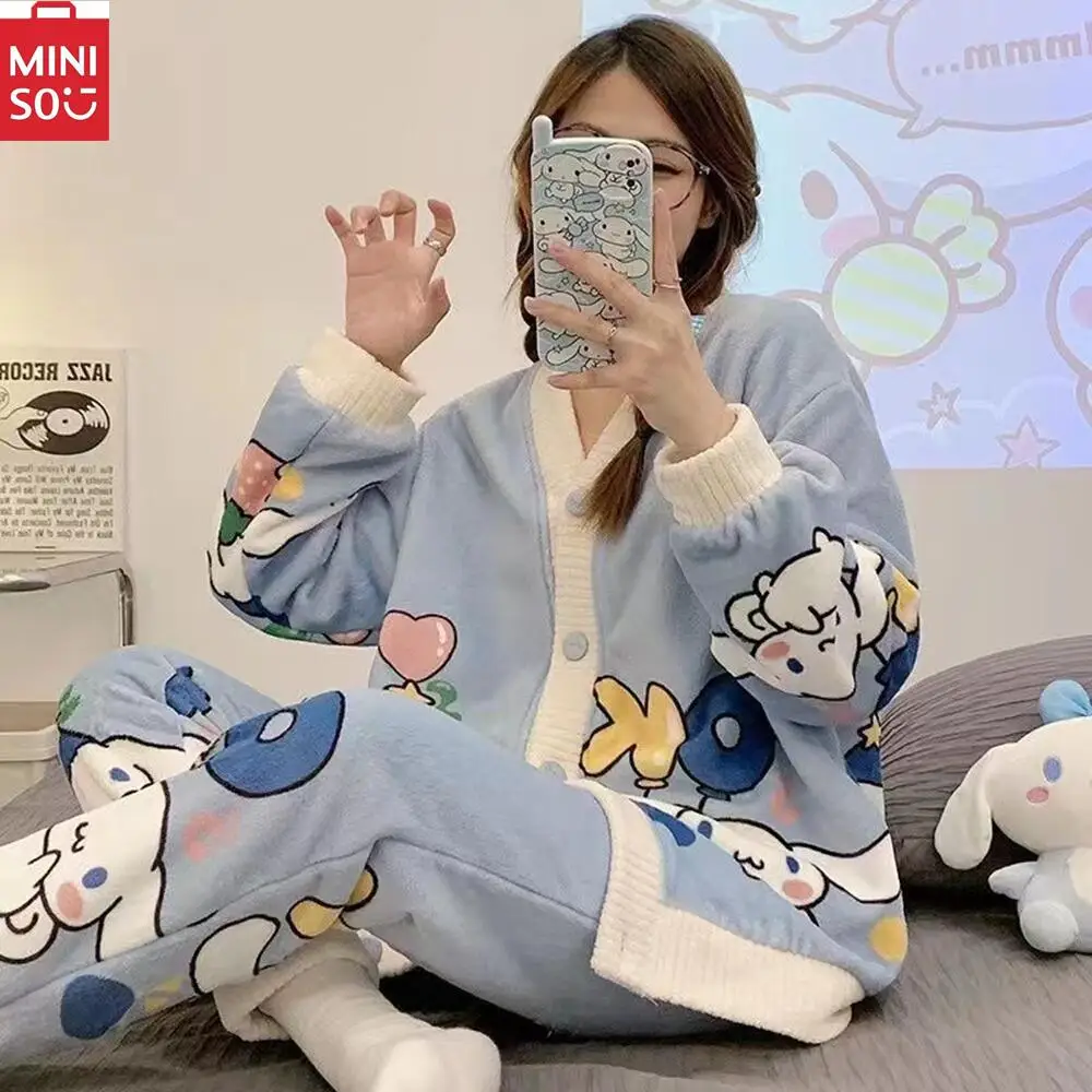 Miniso Kuromi-Pijama de franela con dibujos animados para mujer, ropa de dormir de terciopelo Coral grueso, cárdigan de invierno, conjunto de 2