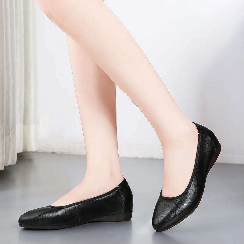 Corium Step-in Work Shoes Female Black Flat Single Shoe leisure Occupation Shoes Soft Sole Large Size Women\'s Shoes Soft-soled