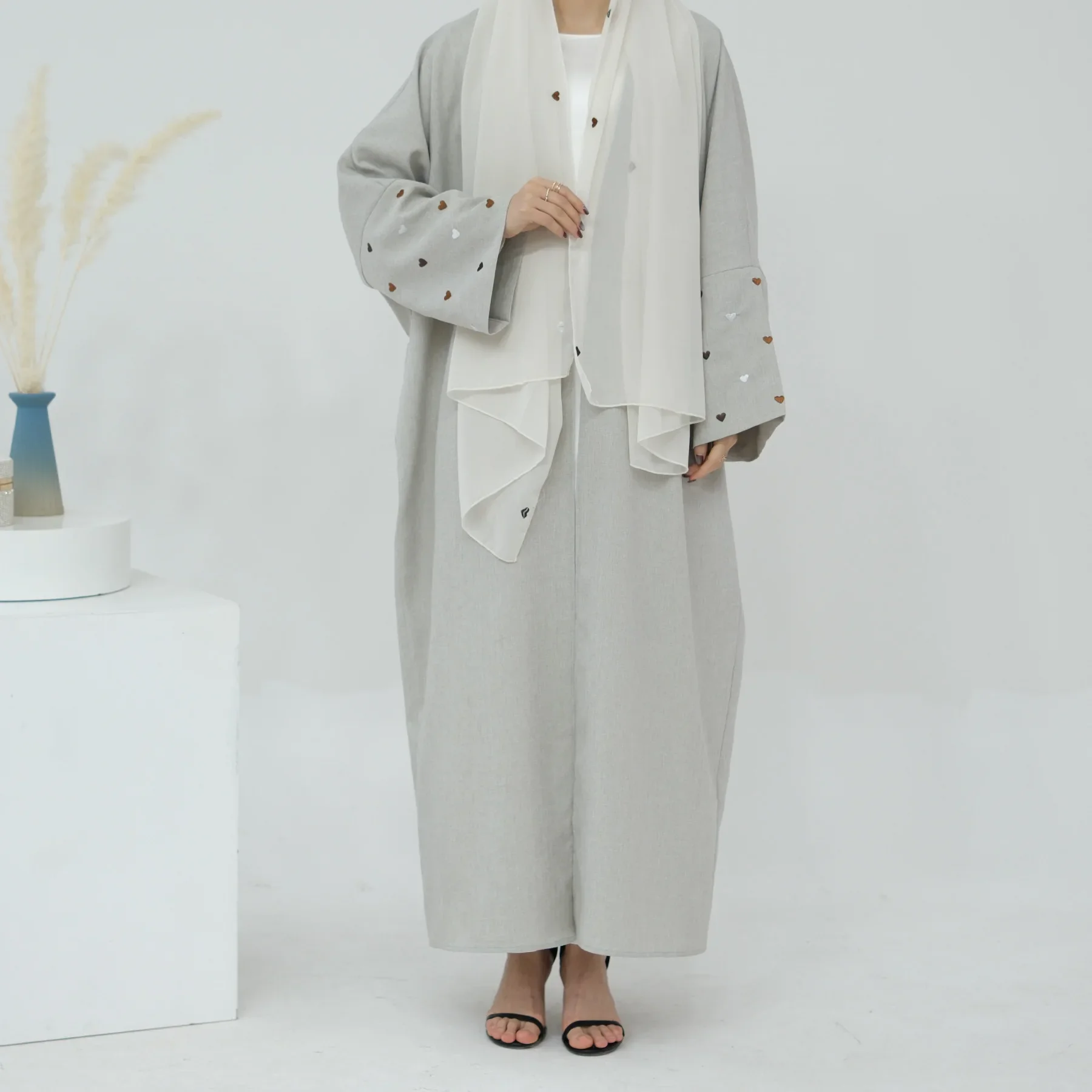 Cuore Ricamo Abaya Donna Tessuto di Lino Abito Lungo Cardigan Kimono Musulmano Abaya Dubai Caftano di Lusso Ramadan Eid Islam Vestiti