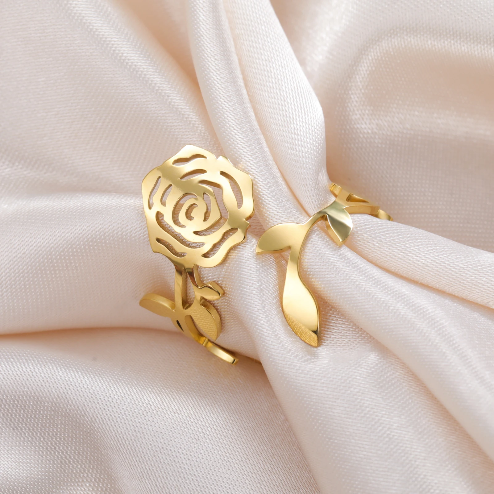 Charm Fashion Rose Damenring Edelstahl Verstellbarer Ring Rosenpflanzen-Ring Romantischer Hochzeitsschmuck Geschenk