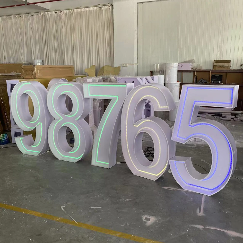 Lettere LED RGB Giganti Person - Light Up Letters Marquee recensione e prezzo