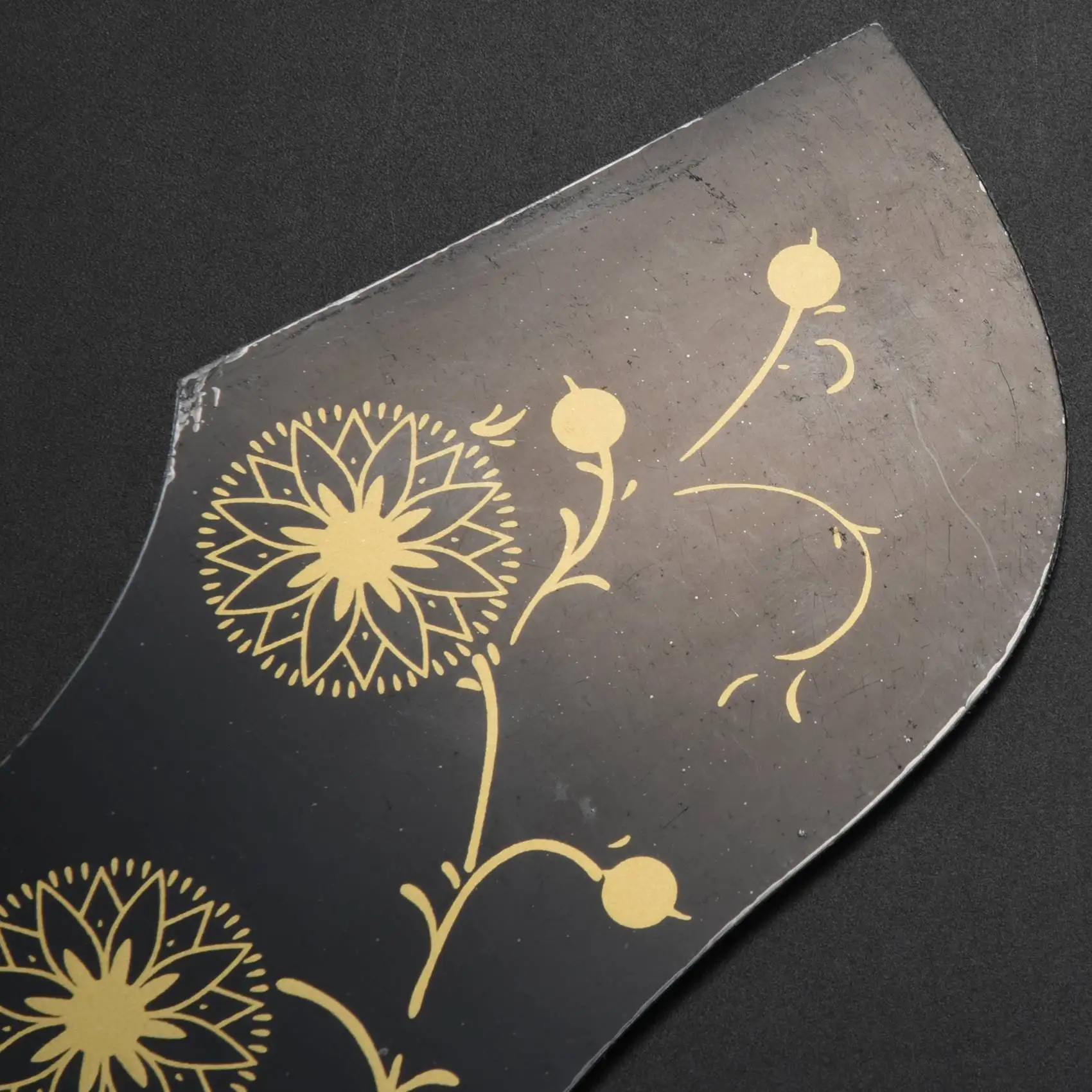 

YHOT Flower Decoration EJ200 Style Acoustic Guitar Pickguard, Black