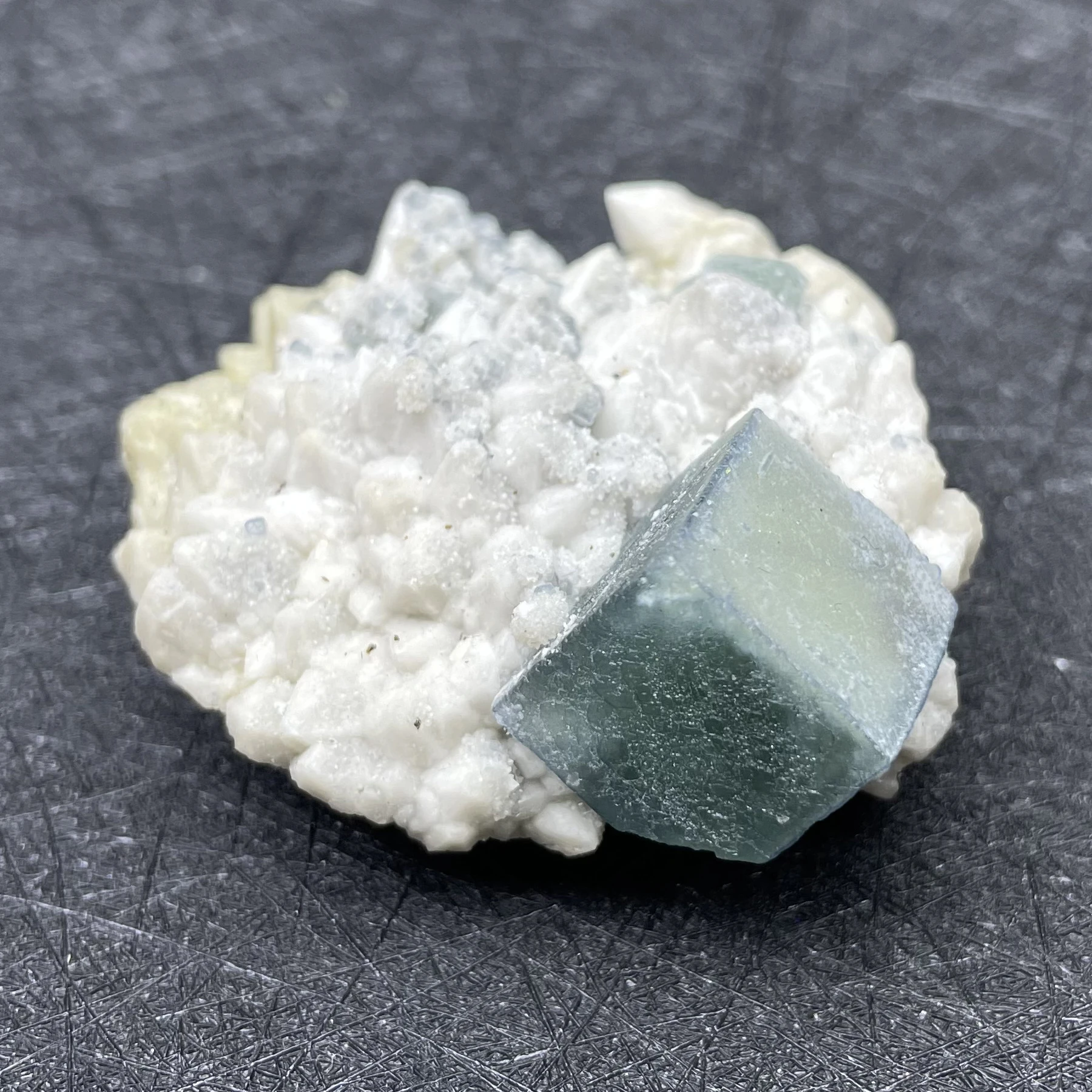 Natural Raw Stone Molandi Fluorite Crystal Mineral Quartz Rock Specimen Decoration Rough Polished Healing