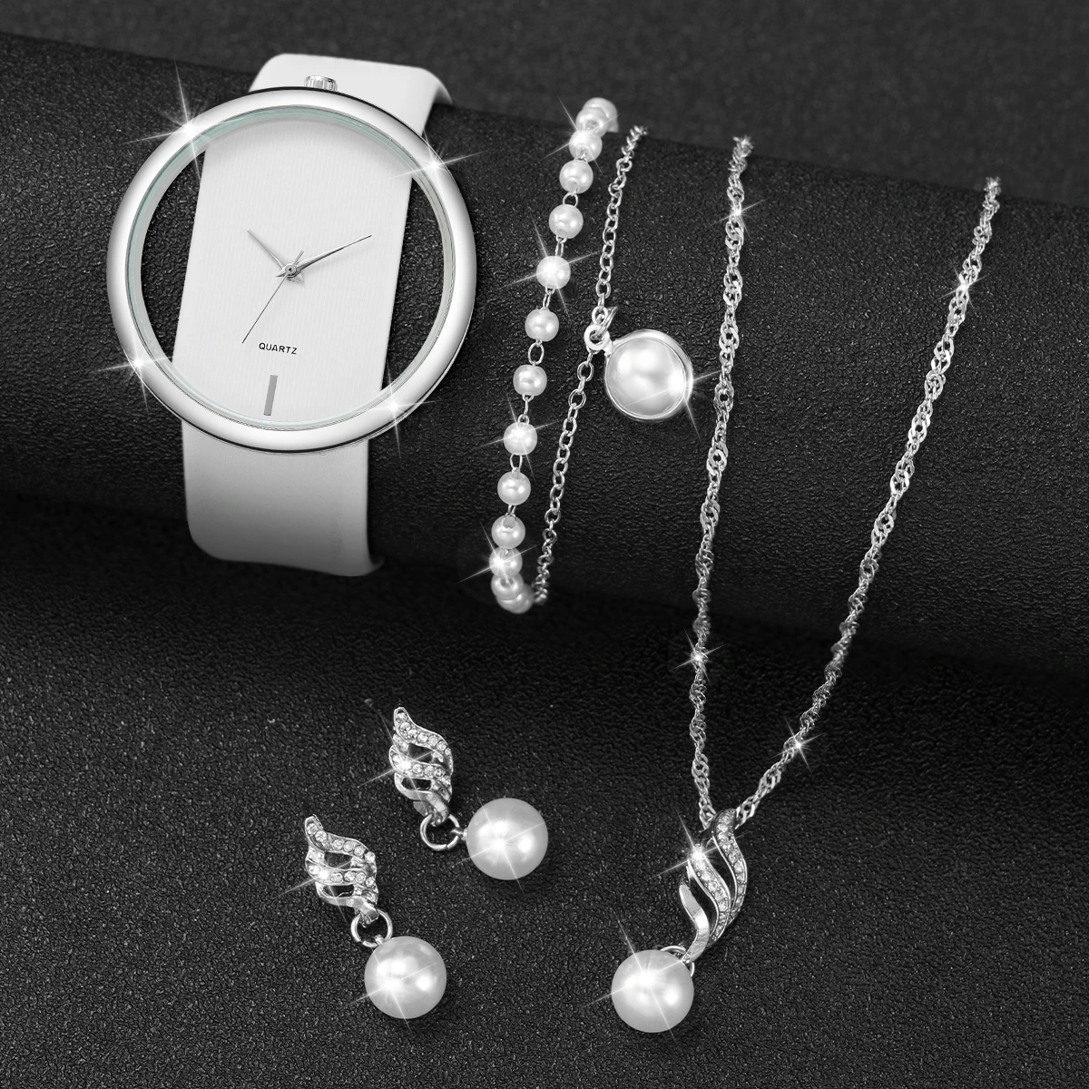 4PCS/Set Fashion Hollow Dial Women Watches Pearls Jewelry Set Simple Ladies Leather Band Quartz Watch（Without Box）