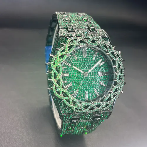Imagen 2 del producto Relojes de cuarzo Droshipping para hombre, caja de flores, reloj de lujo con diamantes para hombre con circonita grande, reloj de mano de moda verde Hip Hop, nuevo