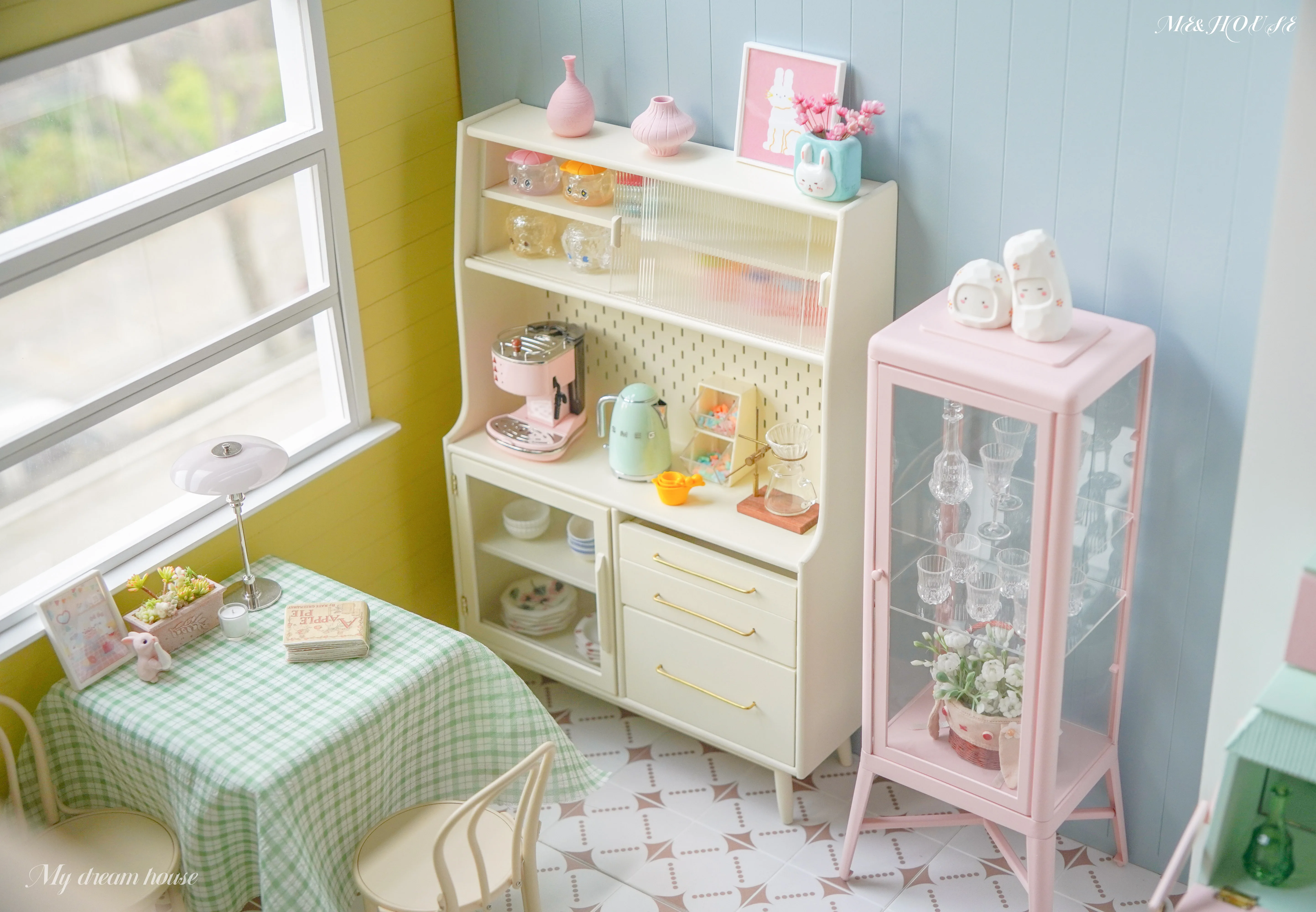 Meubles de maison de poupée rouge, modèle mini, aucun buffet étroit, armoire de rangement, chaise ob11, BJD, 1/6