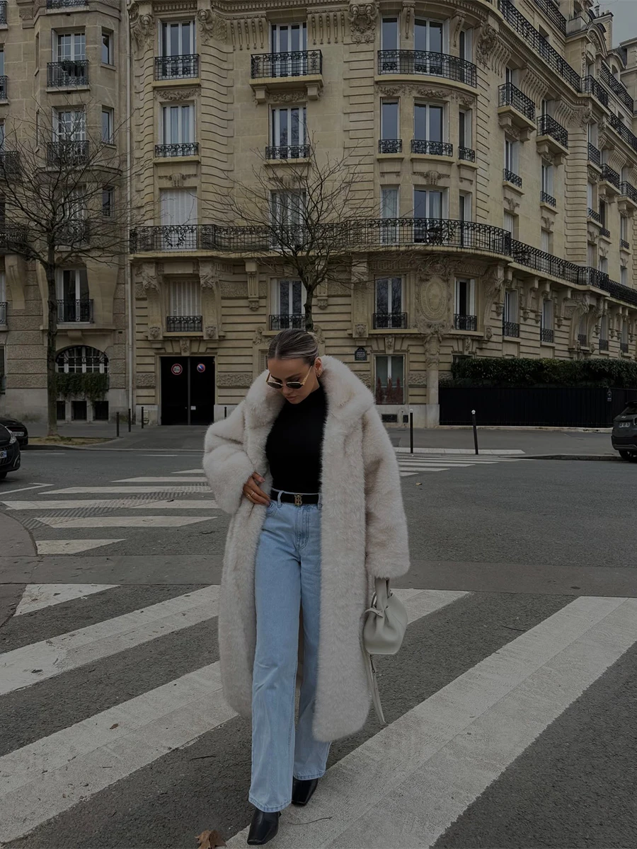 معطف طويل من الفرو الصناعي الحصري منفوش كبير الحجم وياقة على شكل طية صدر السترة باللون الأبيض المتدرج والمال القديم مريح ونظيف مناسب سترة خارجية غامضة