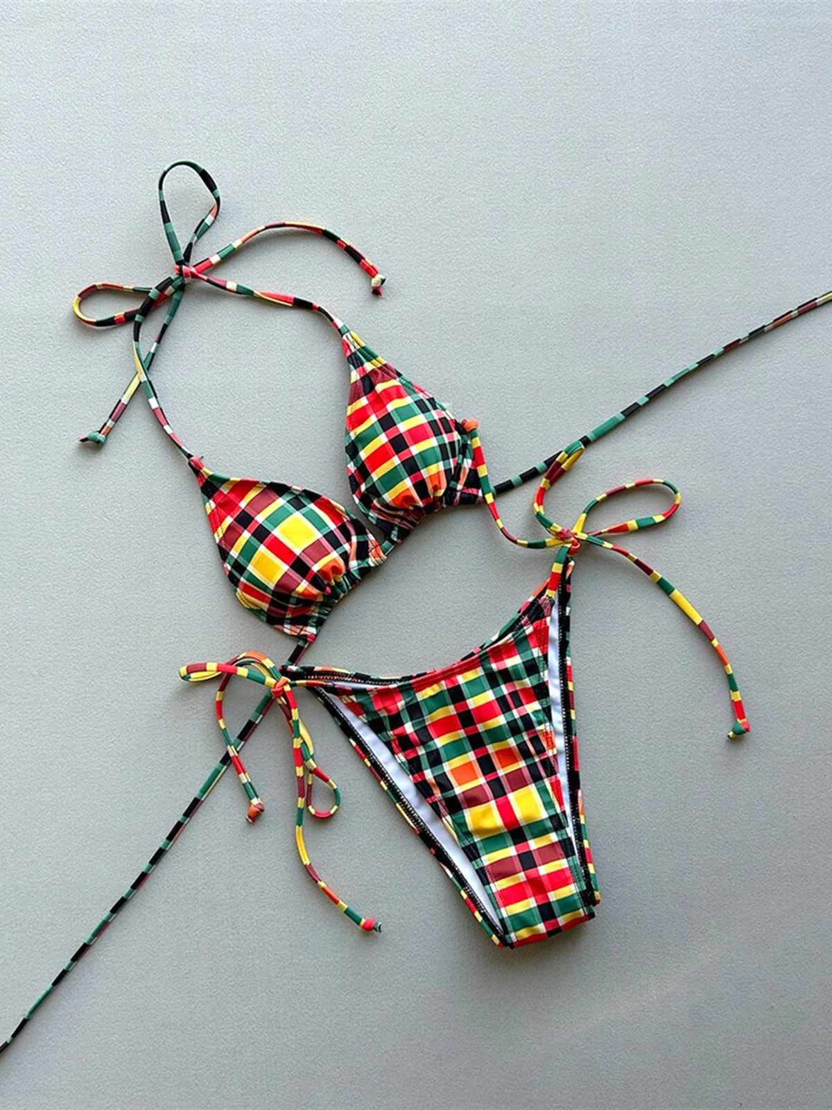 

Сексуальный женский купальник-бикини в клетку с завязками на шее, комплект из двух частей, с высоким вырезом на бедрах, с подкладкой, для плавания