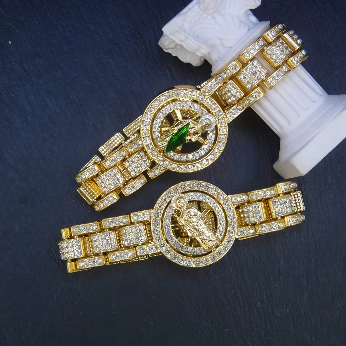 A Fashionable Hip-Hop Fully Inlaid with Rhinestones Rotating Zhonande and Madonna Design Zinc Alloy Bracelet for Men and Women - Non-Plated