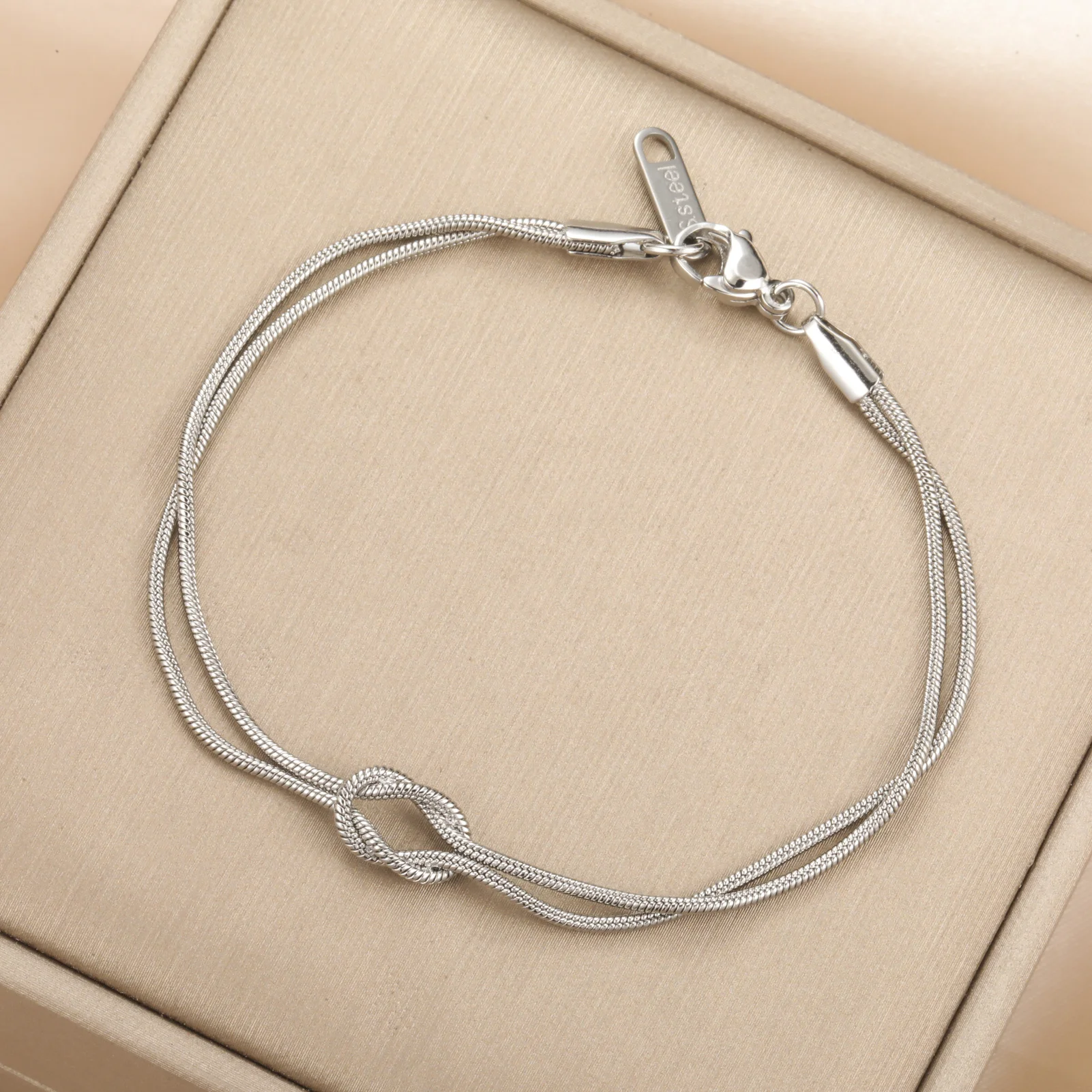 Skyrim Doppelte Schlangenkette Liebesknoten Armband Edelstahl Goldfarben Verstellbare Armbänder für Frauen Männer Paare Minimalistischer Schmuck – Detail 2
