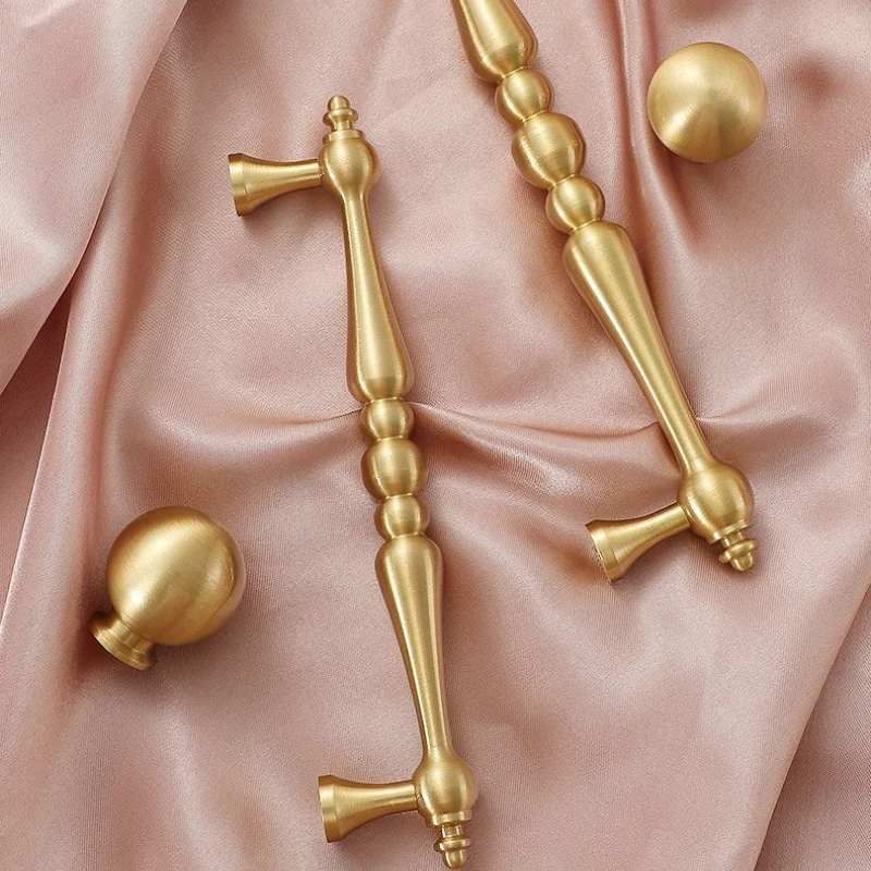 Französischer Luxus-Möbelknopf aus Messing mit Goldgriff für Kleiderschrank, Schublade, Schuhschrank, Einloch-Design, modern, aus reinem Kupfer, Möbelbeschlag. – Detail 20