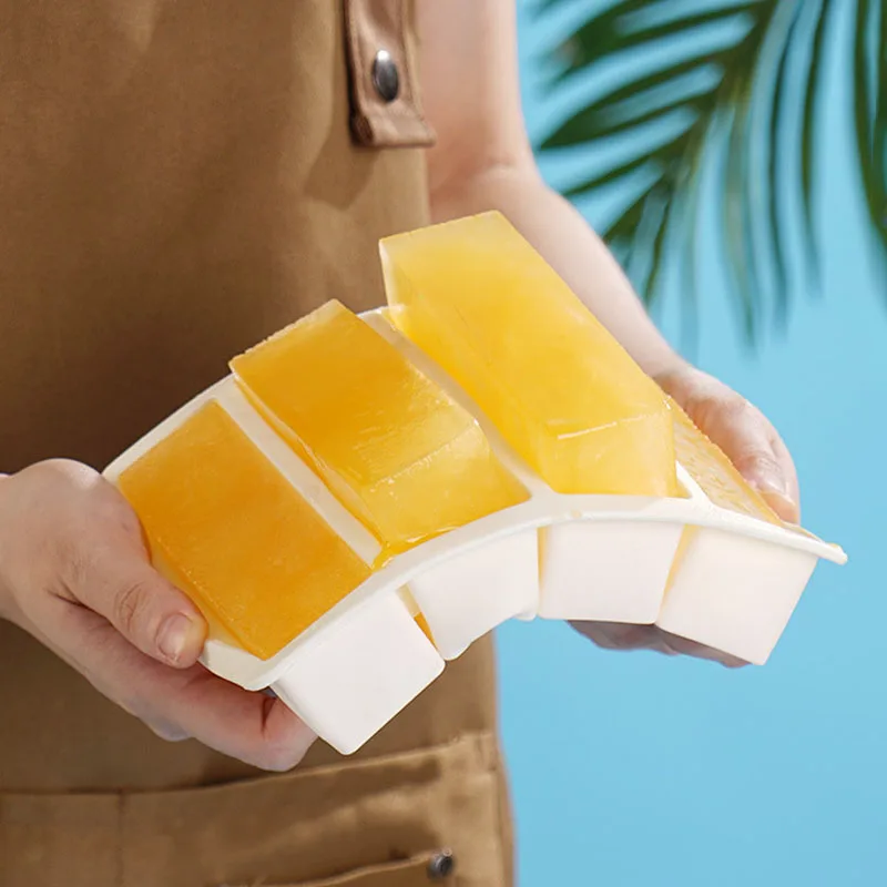 

4Grid Giant Silicone Ice Cubes Long Strip Square Ice Tray Mold Ice Cube Mol for Whiskey Cocktail Coffee Drink Accessories