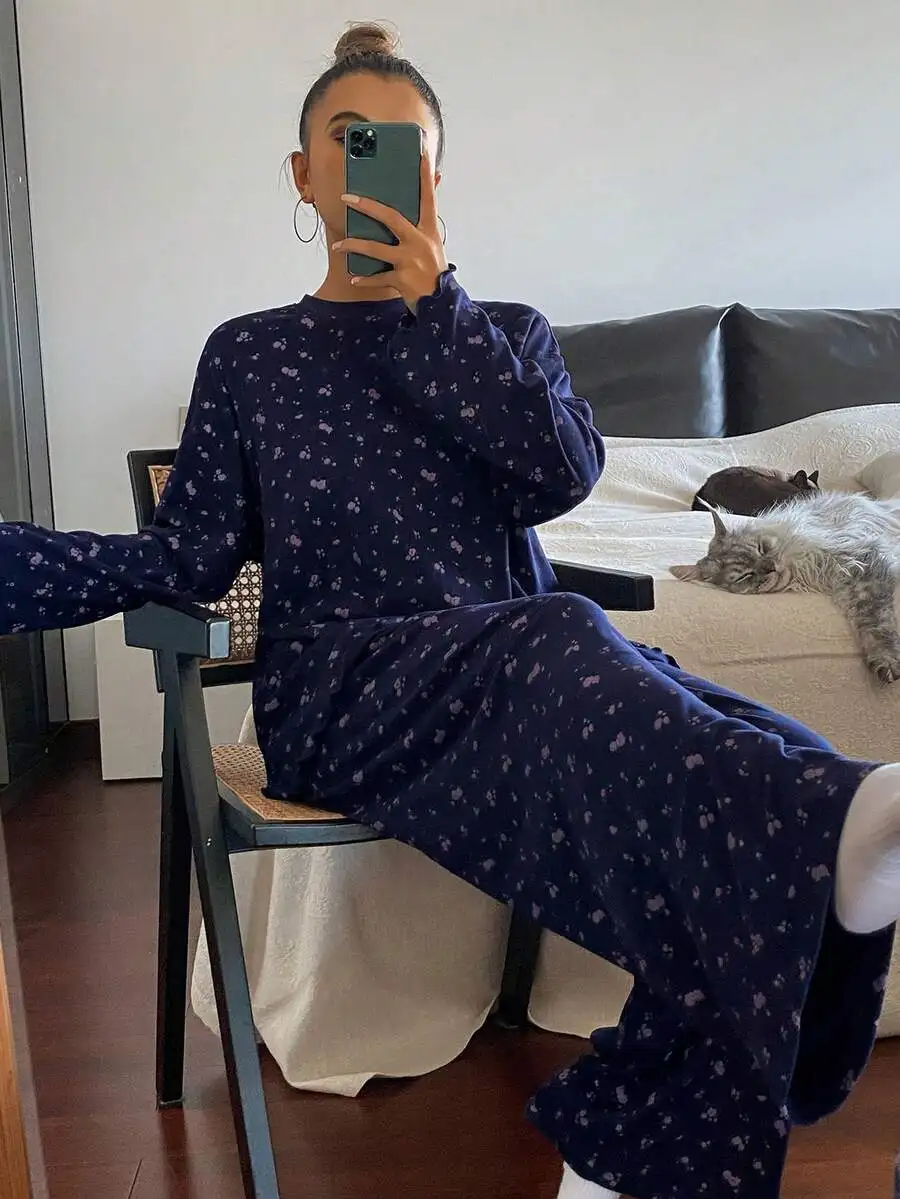 

2pcs Women Ditsy Floral Loose Long Sleeve Pajama Set Autumn Winter