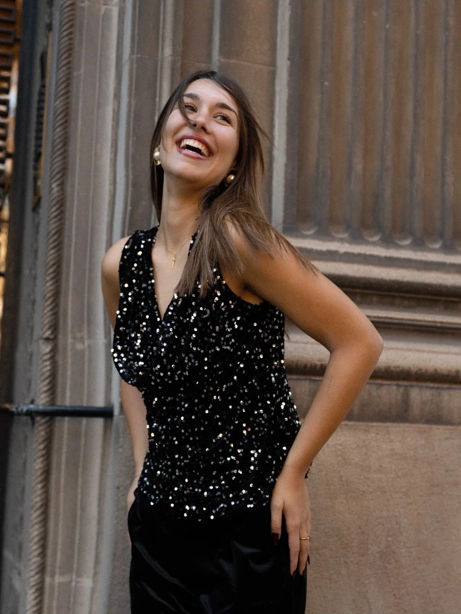 

Универсальная майка с блестками, блестящий блестящий топ без рукавов, красивая спина, облегающая, можно носить в нижнем белье или верхнюю одежду.